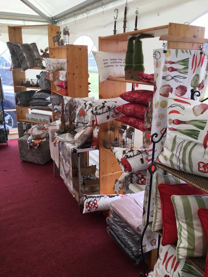 Teppich Janning Das Zelt Fur Den Vorfreude Markt In Facebook