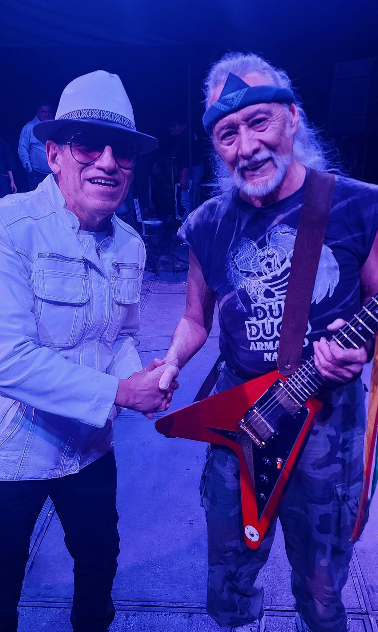 Juan - En 1972 era fan del maestro Armando Nava y ahora tengo el gusto ...