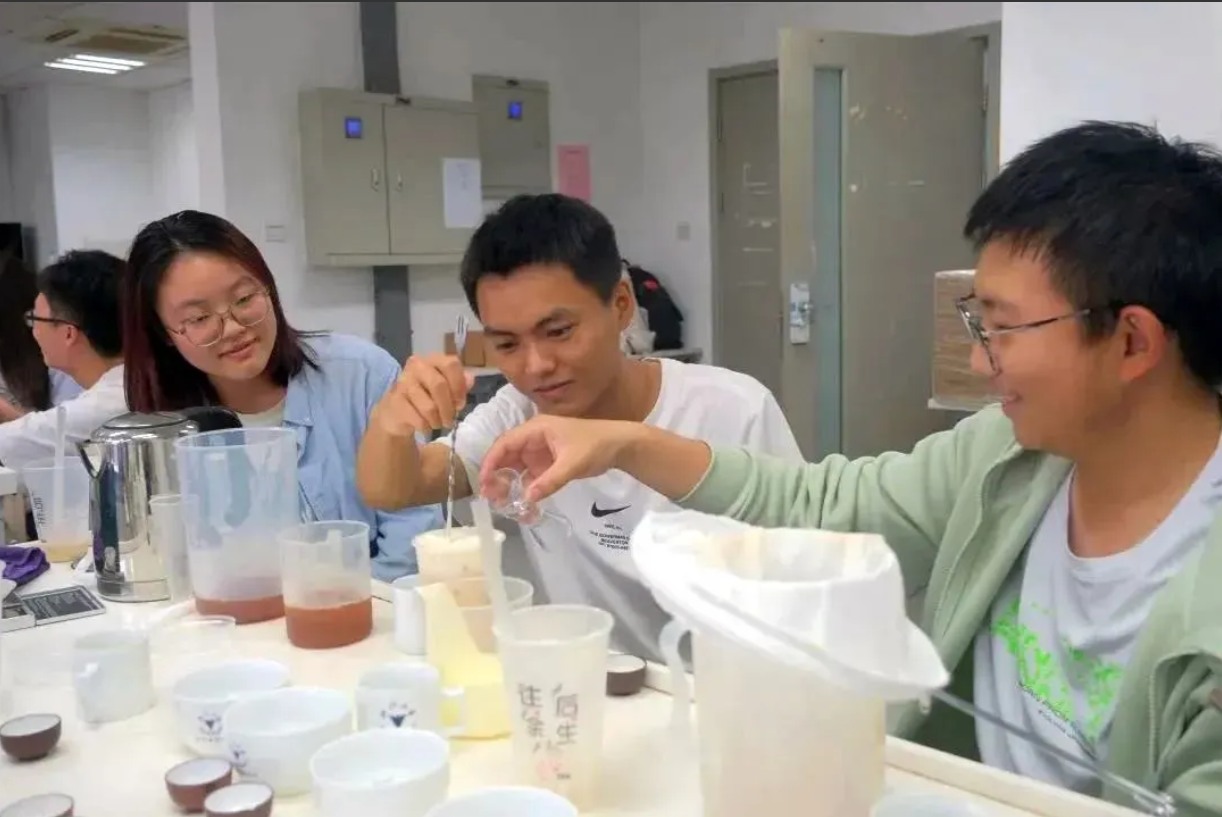 Zhejiang - 🍵 Ever made milk tea in class? Students at ZJU did — as part ...