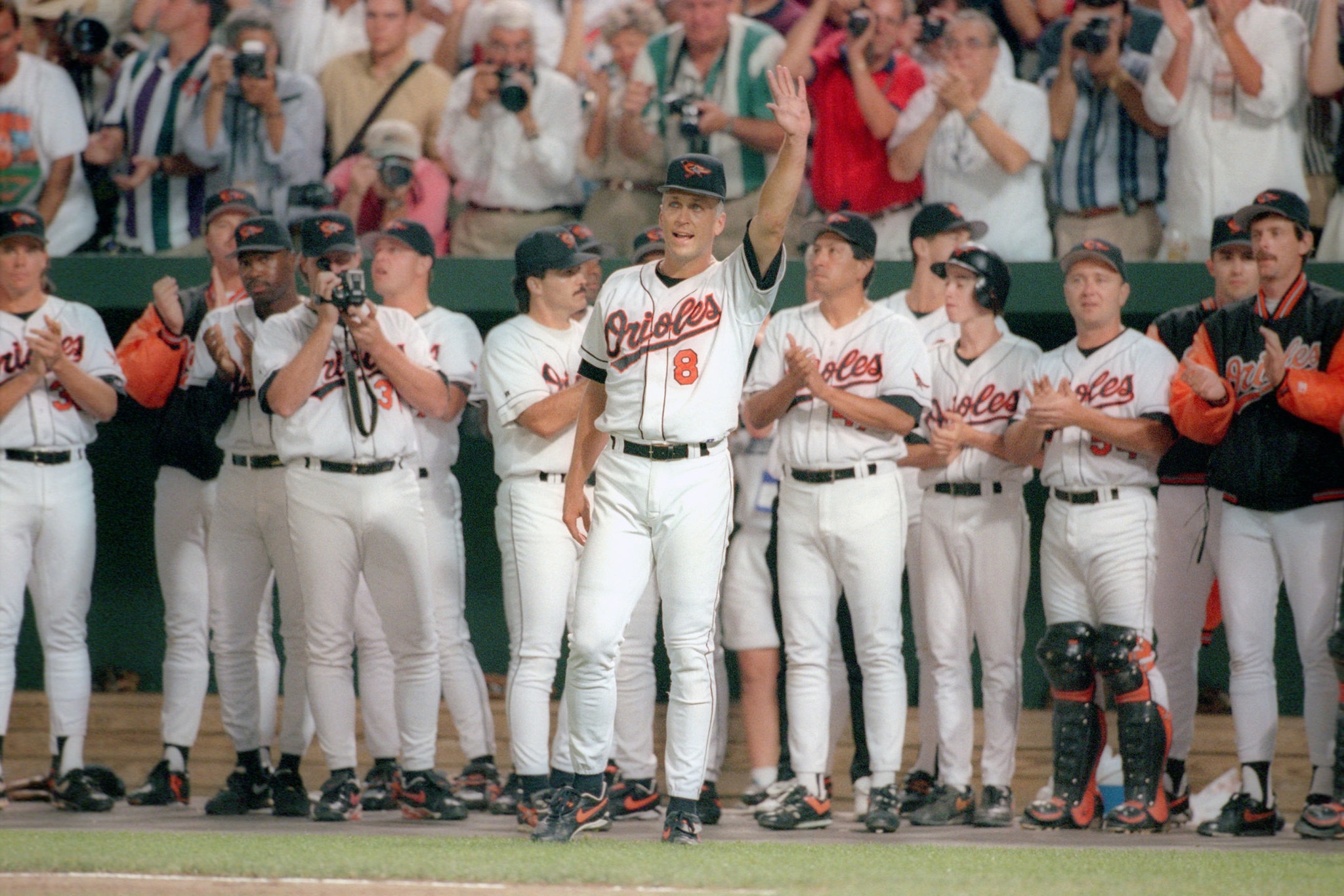 98 - ON THIS DAY: Cal Ripken Jr. surpassed Lou Gehrig for most ...