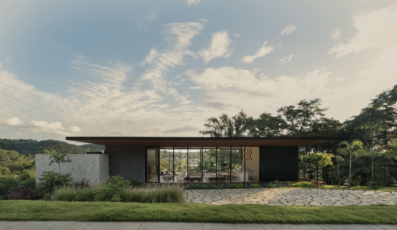Home Renovation & Design Ideas | Assais House / Riccioppo Arquitetura ...