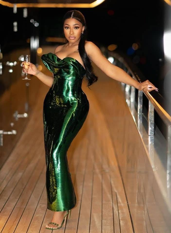 yung miami green dress Happy 31st Birthday to 🎂🎂🎂 Follow #TheSpit Instagram:@_thespit ( link below) https://instagram.com/_thespit?igshid=YmMyMTA2M2Y= eras-tour