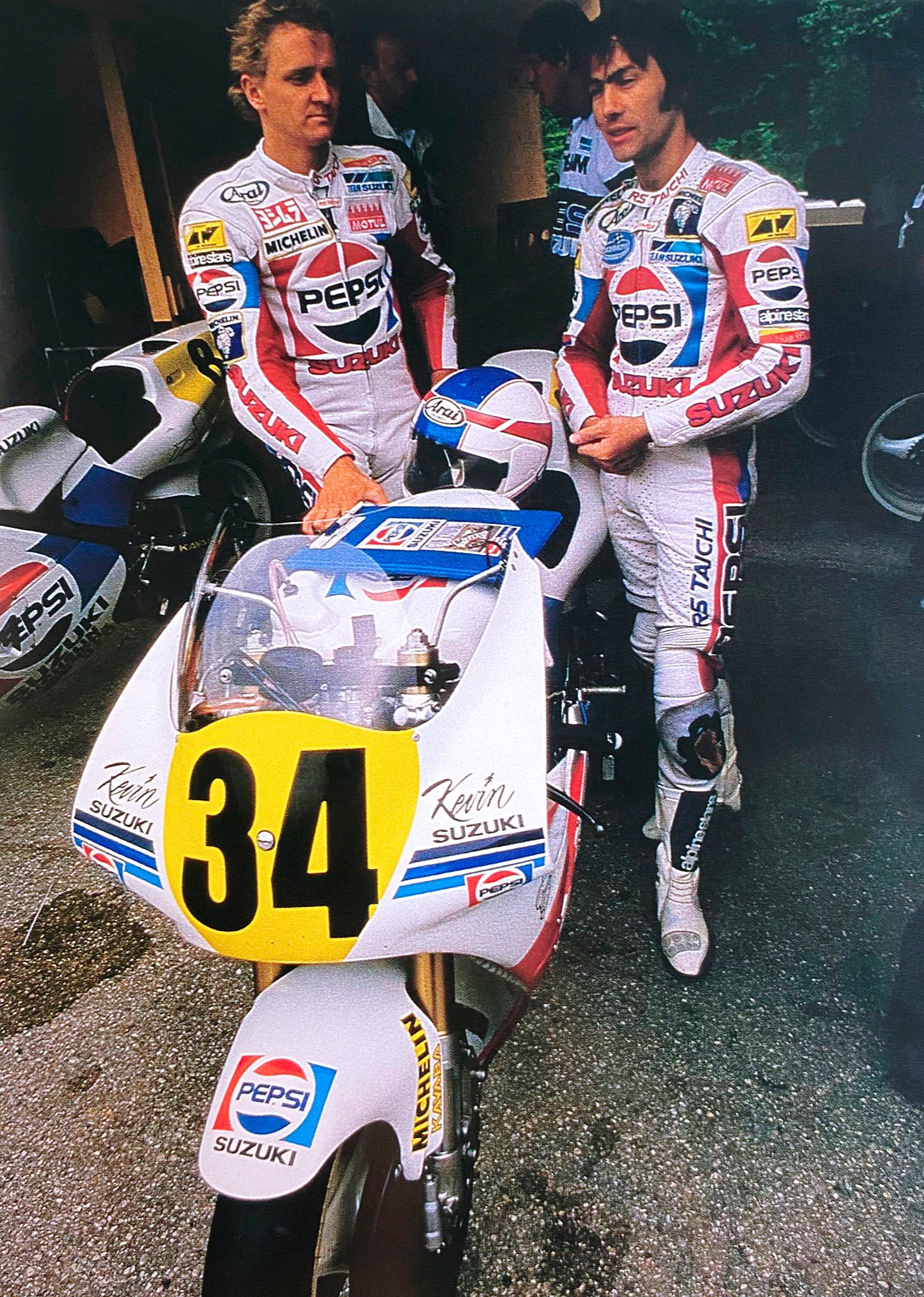 SUZUKI RGV500 - Team Pepsi Suzuki (1989) • Kevin Schwantz #34