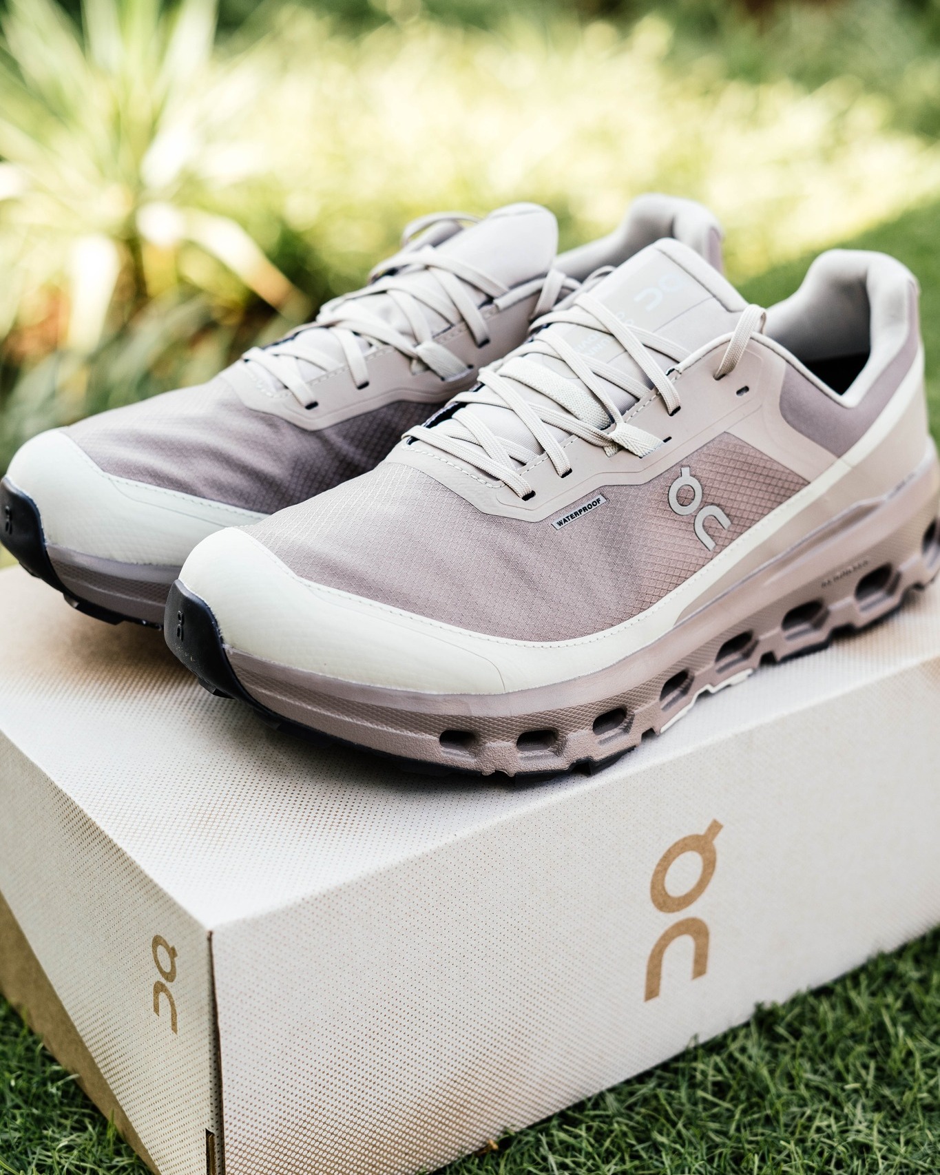New Colour Alert! ? The ON Cloudvista 2 Waterproof, now in Fog 
