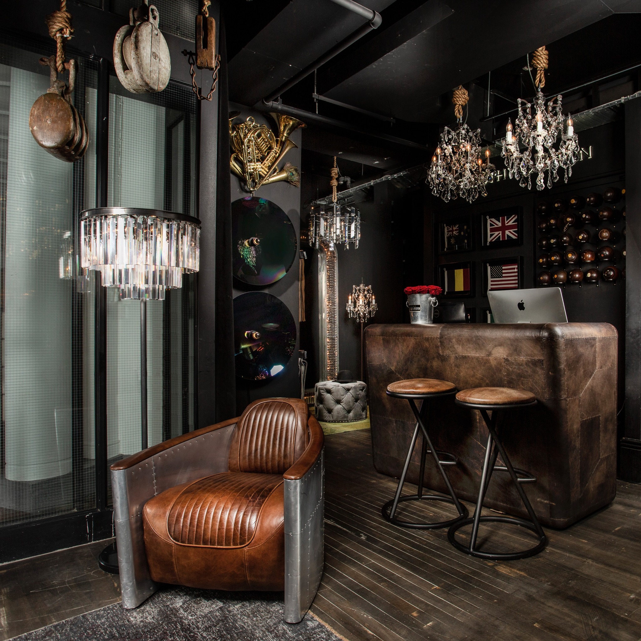 Hats off to our signature Aviator Tomcat chair, wrapped in