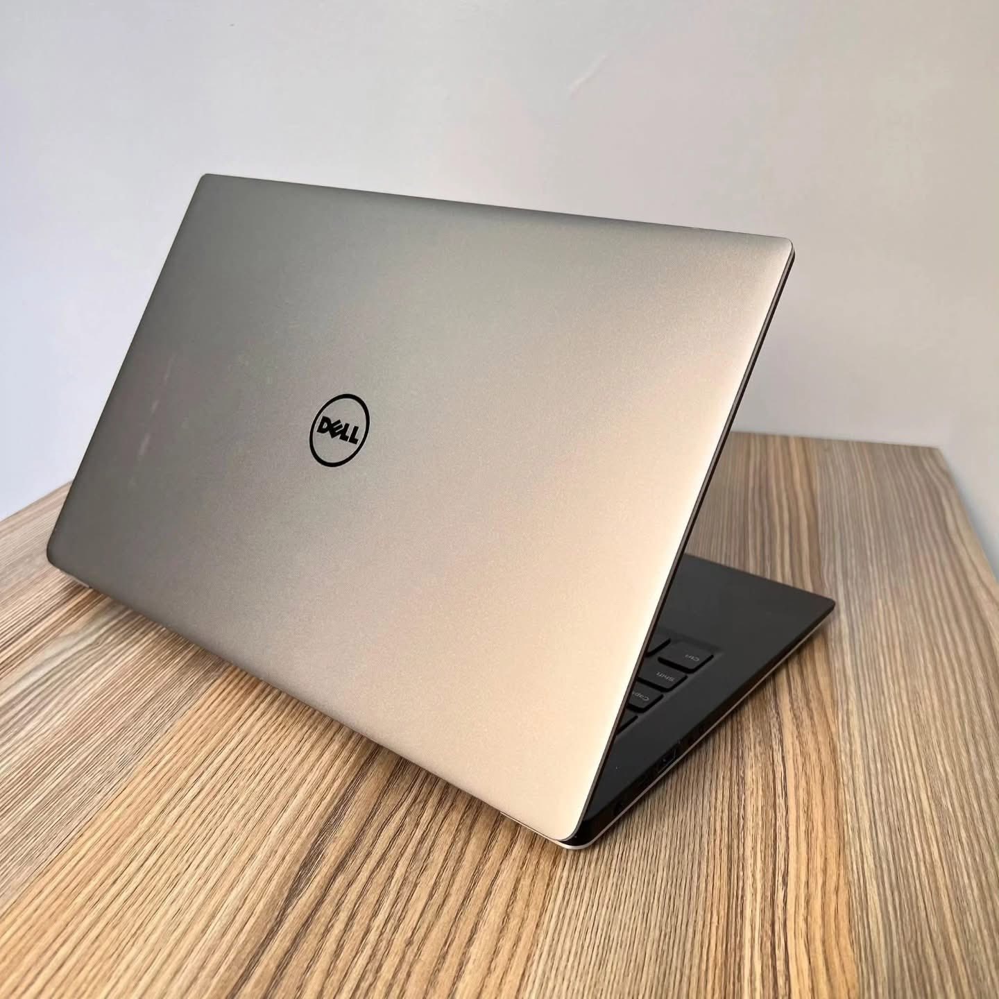 Dell XPS 13 9360 • Operating System: Windows 11 Pro 64-bit 