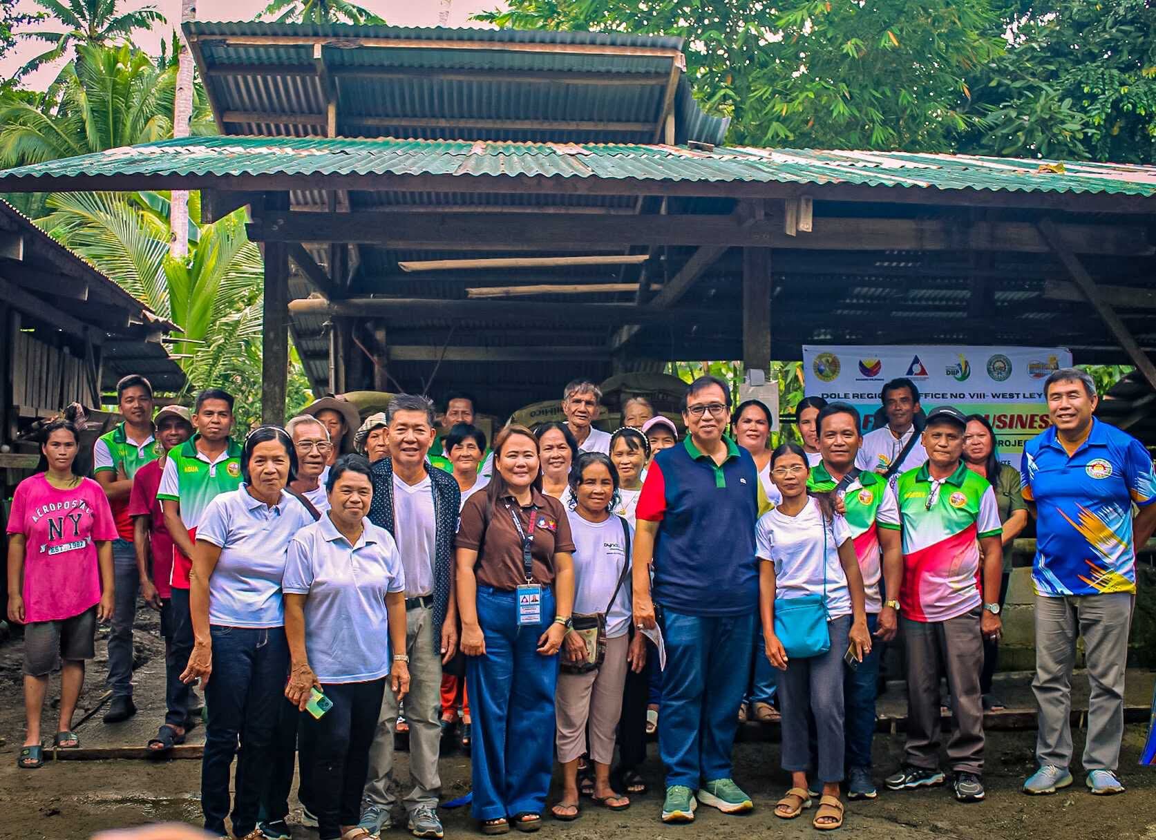 DOLE - 𝐑𝐄𝐀𝐃 : 𝐎𝐯𝐞𝐫 𝟕,𝟎𝟎𝟎 𝐄𝐕 𝐰𝐨𝐫𝐤𝐞𝐫𝐬 𝐛𝐞𝐧𝐞𝐟𝐢𝐭 𝐟𝐫𝐨𝐦 𝐃𝐎𝐋𝐄 𝐥𝐢𝐯𝐞𝐥𝐢𝐡𝐨𝐨𝐝 ...