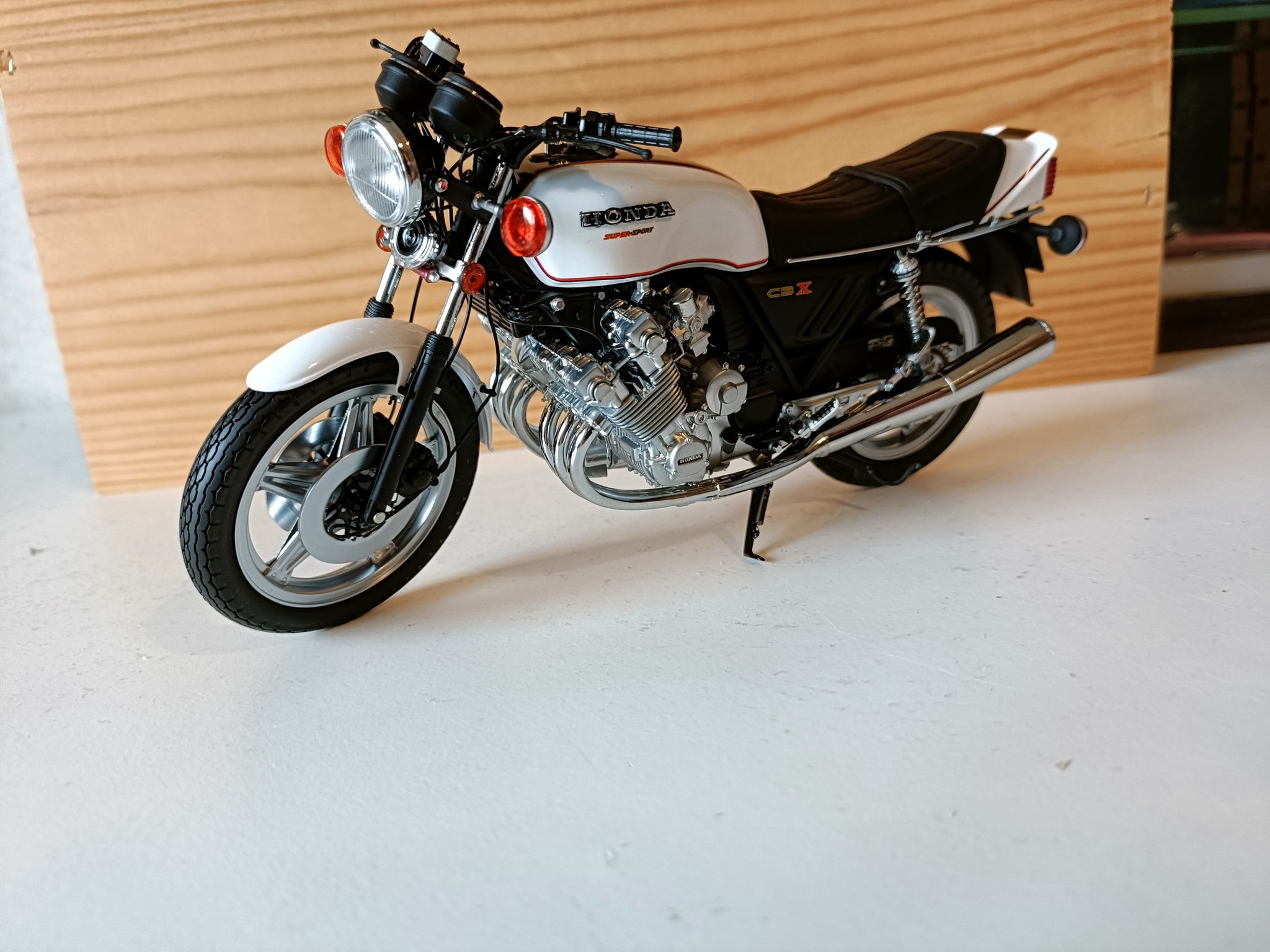 Honda CB 750 1/6 Minichamps - Huuugge !!