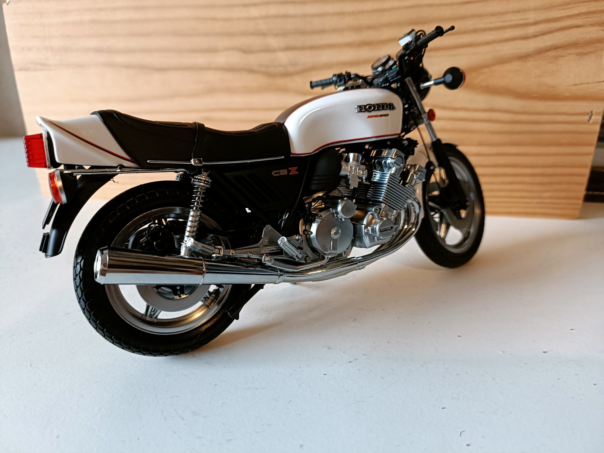 Honda CB 750 1/6 Minichamps - Huuugge !!