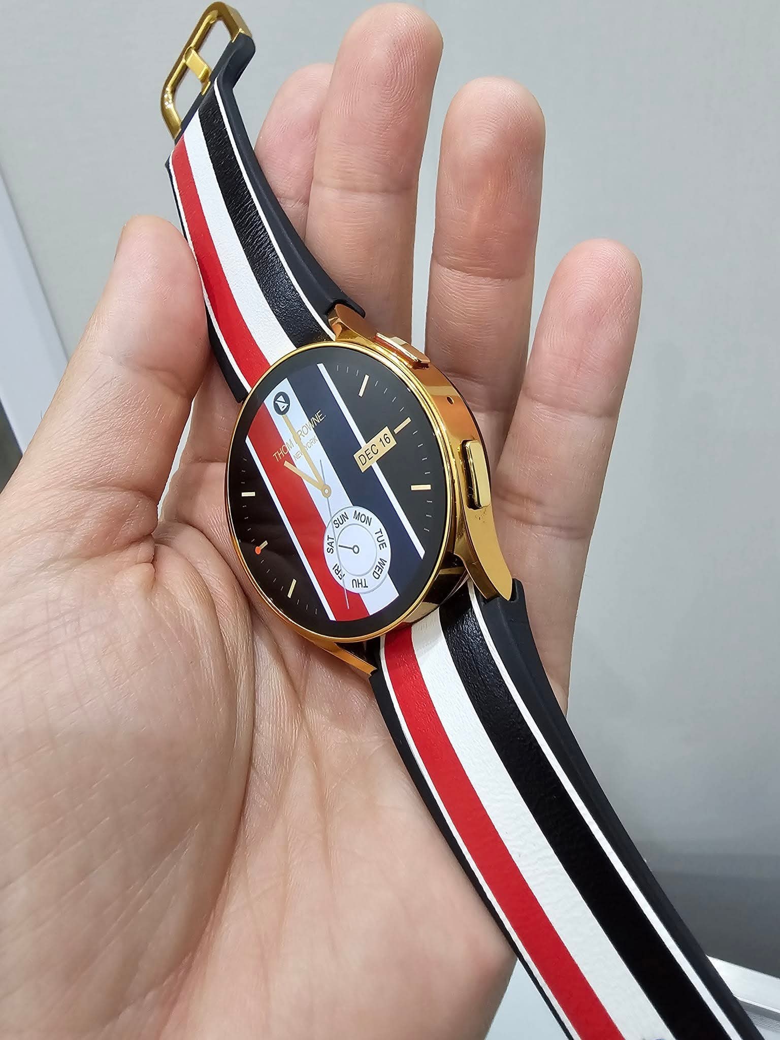 Samsung watch 6 thom browne vàng siêu đẹp Size 40mm Giá chỉ 8trX