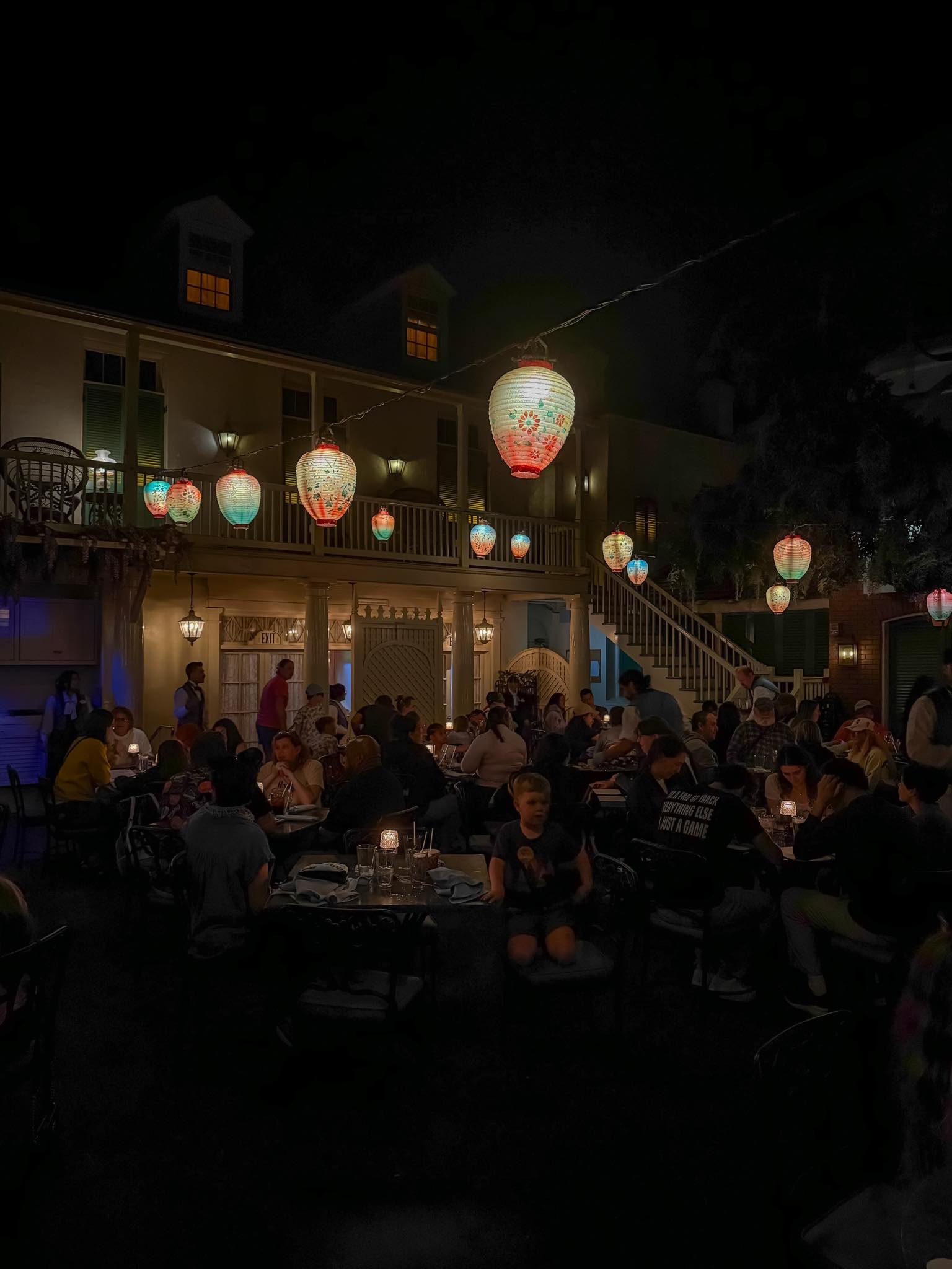 blue bayou dress code Is there a for the restaurant? Color:Currant