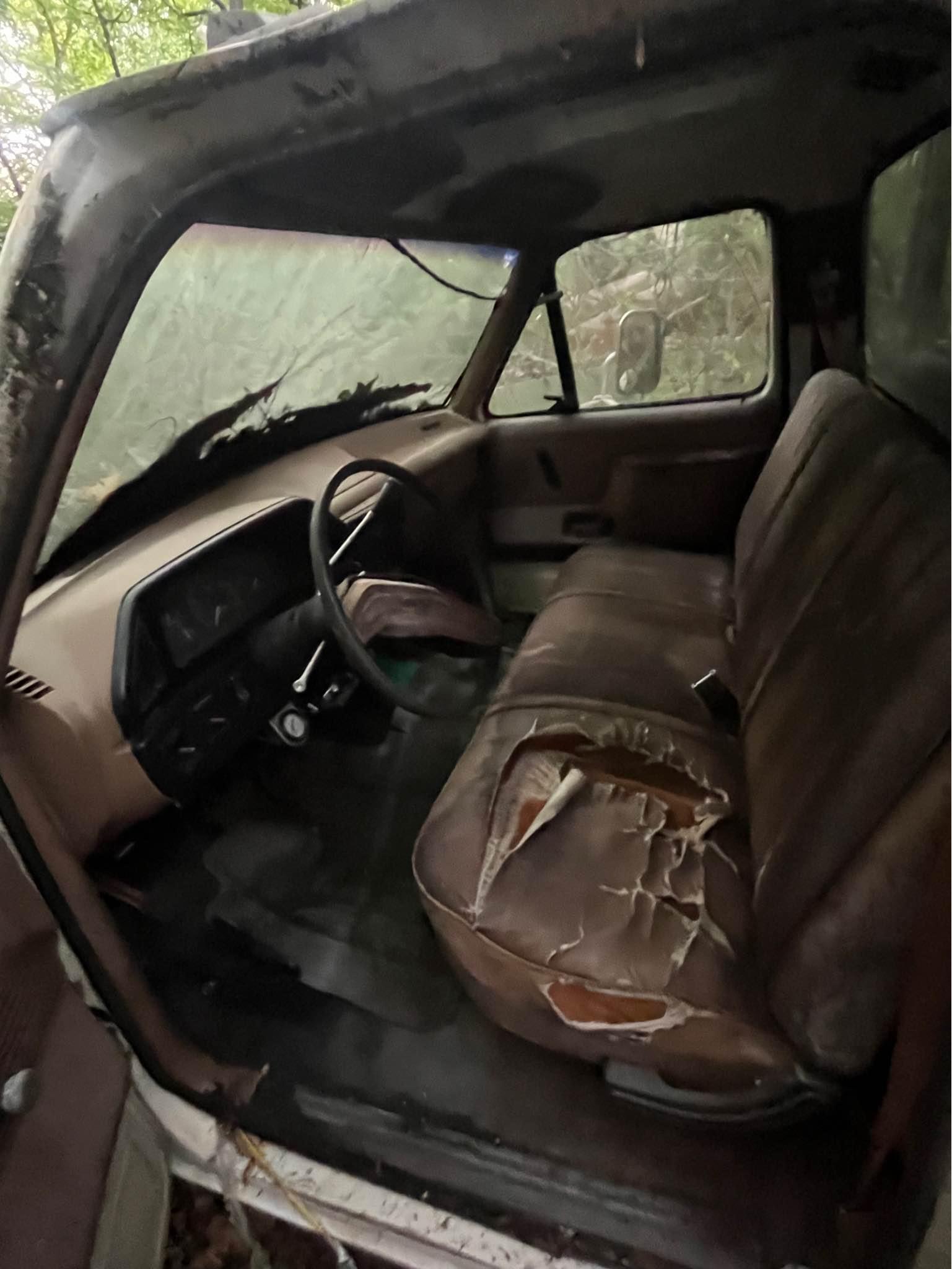 Not Running F350 Dually with 9 FT Flat Bed, Automatic Transmission