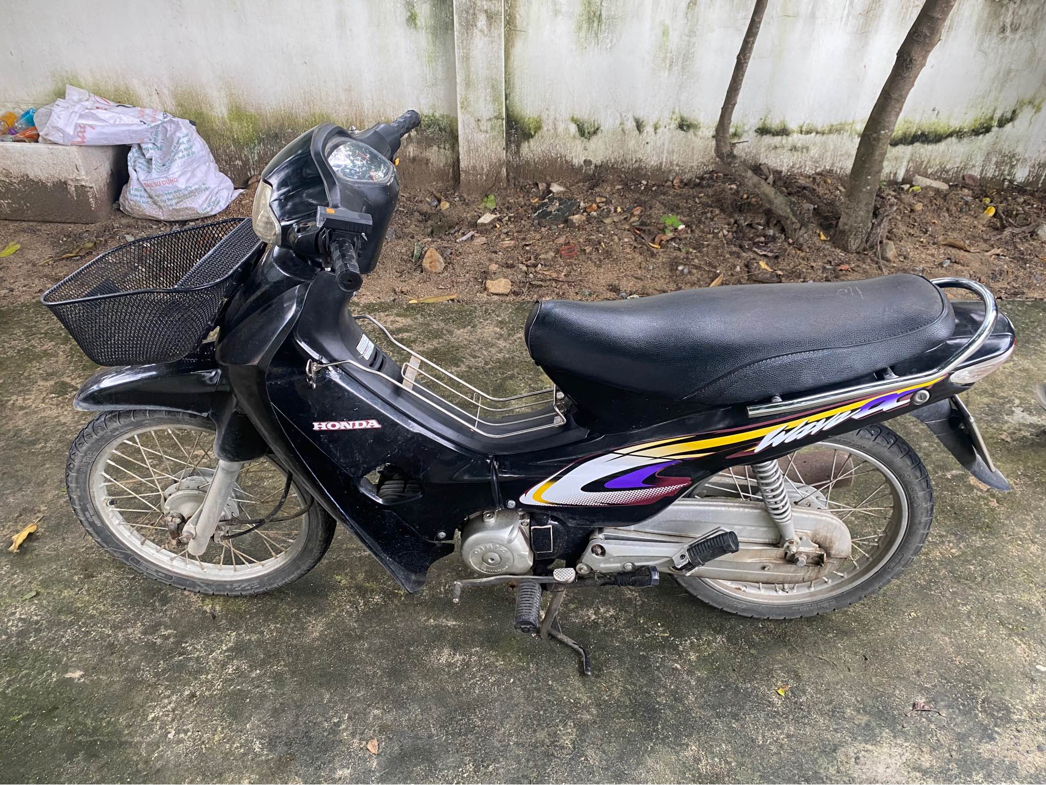 Xe cần bán full chức năng, gtdd có bớt cho ai thiện chí tận nhà xem xe ...