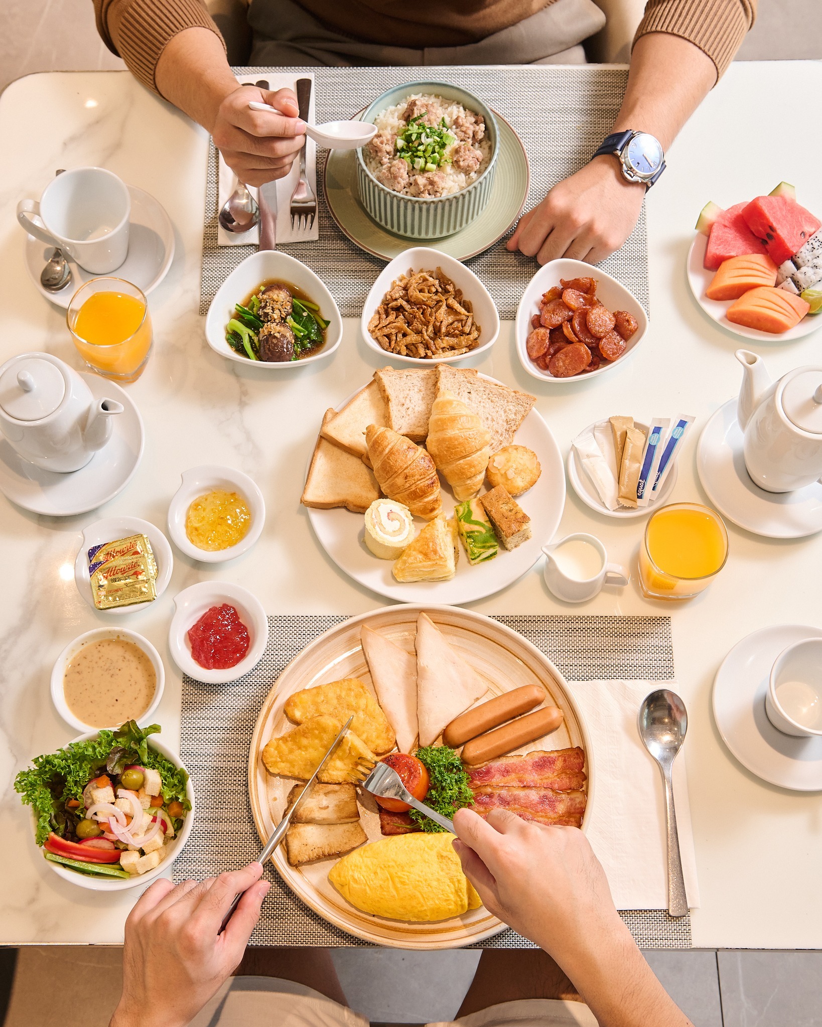 Centre - Wake up to more than just a room, wake up to a feast. 🍳 ...