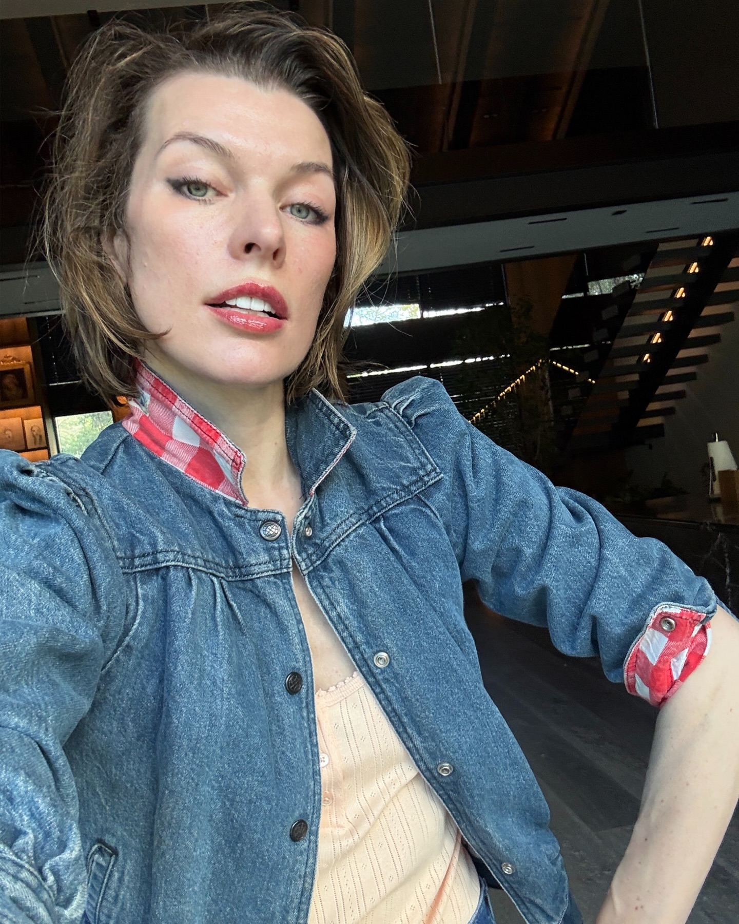 milla-jovovich-check-out-this-amazing-vintage-jacket-gifted-to-me-by