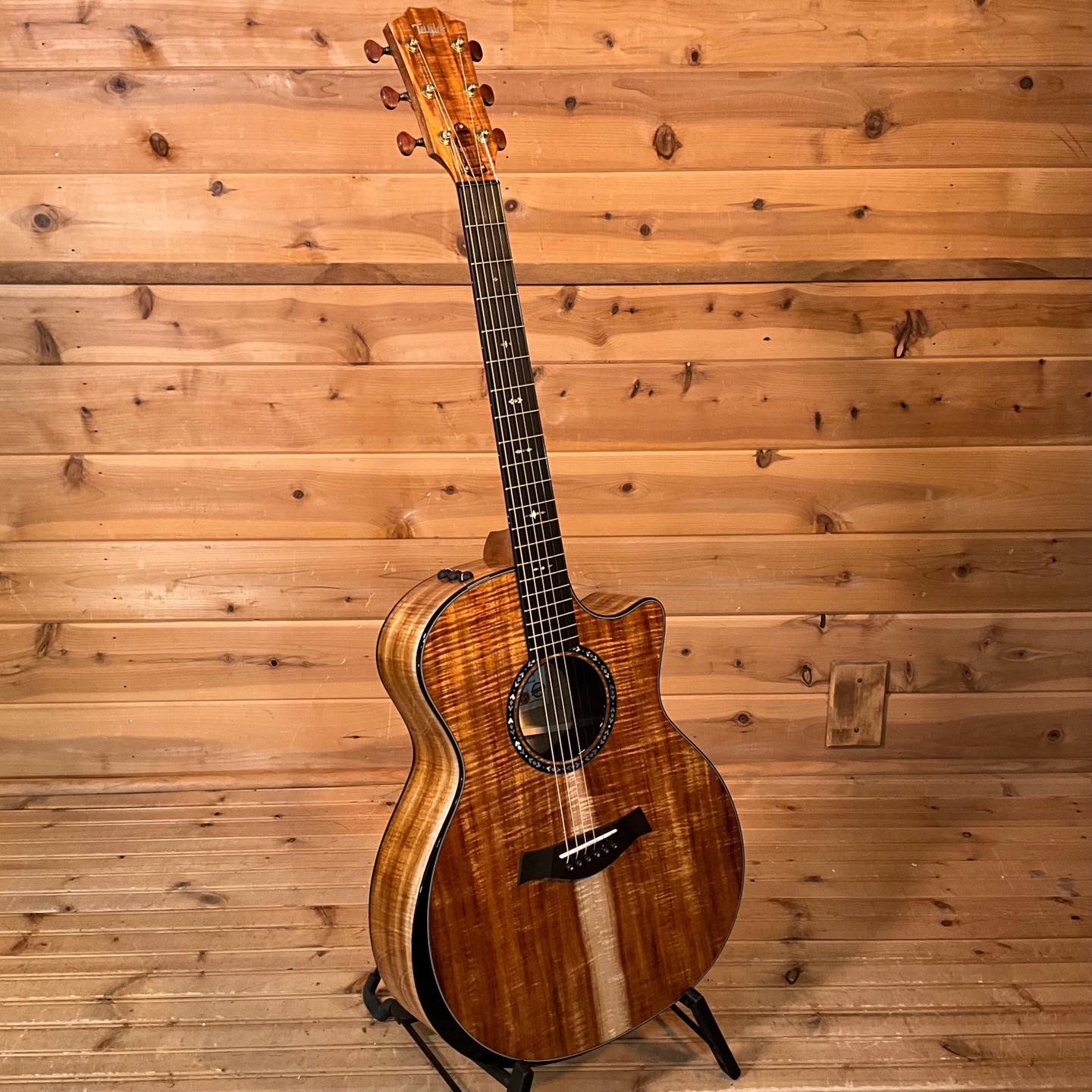 Taylor Custom C24CE B5043 Koa guitar review