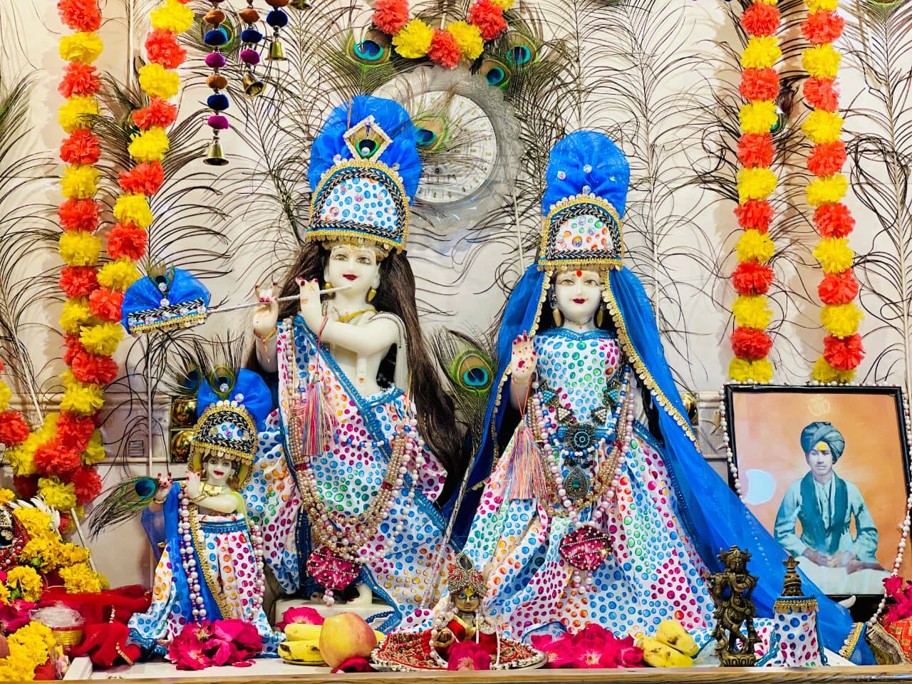 Jai Shri Krishna. Shri Radha Madhav... - Satsang Rasa Amrat | Facebook