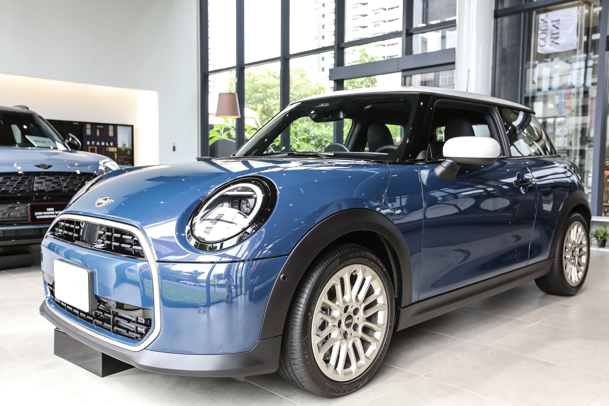 BMW MINI 高雄汎德 - 【MINI三門掀背｜讓日常變得不平凡 】... | Facebook