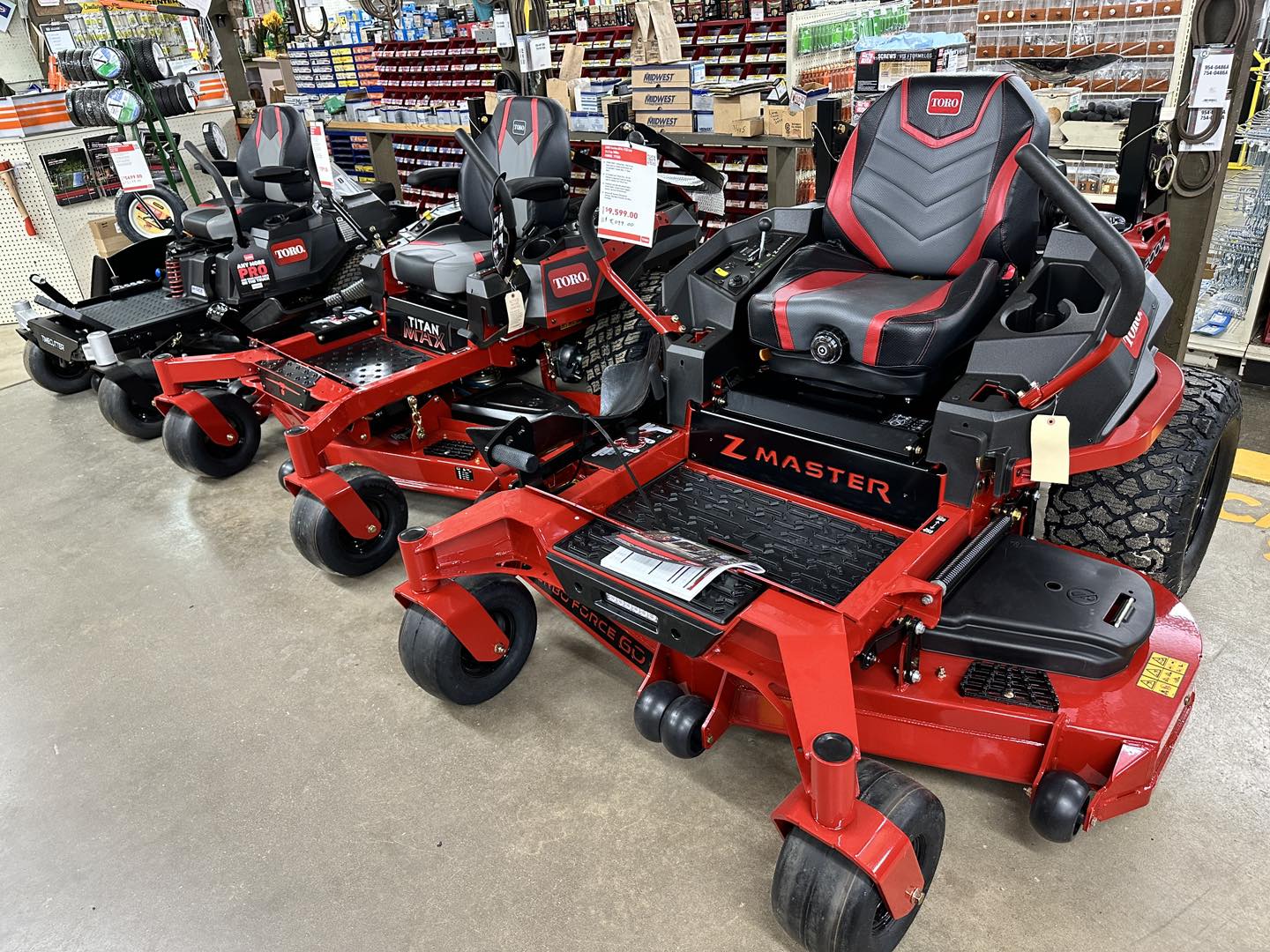 🌱🚜 Lawn mowers have arrived! 🚜🌱 Keep your lawn looking