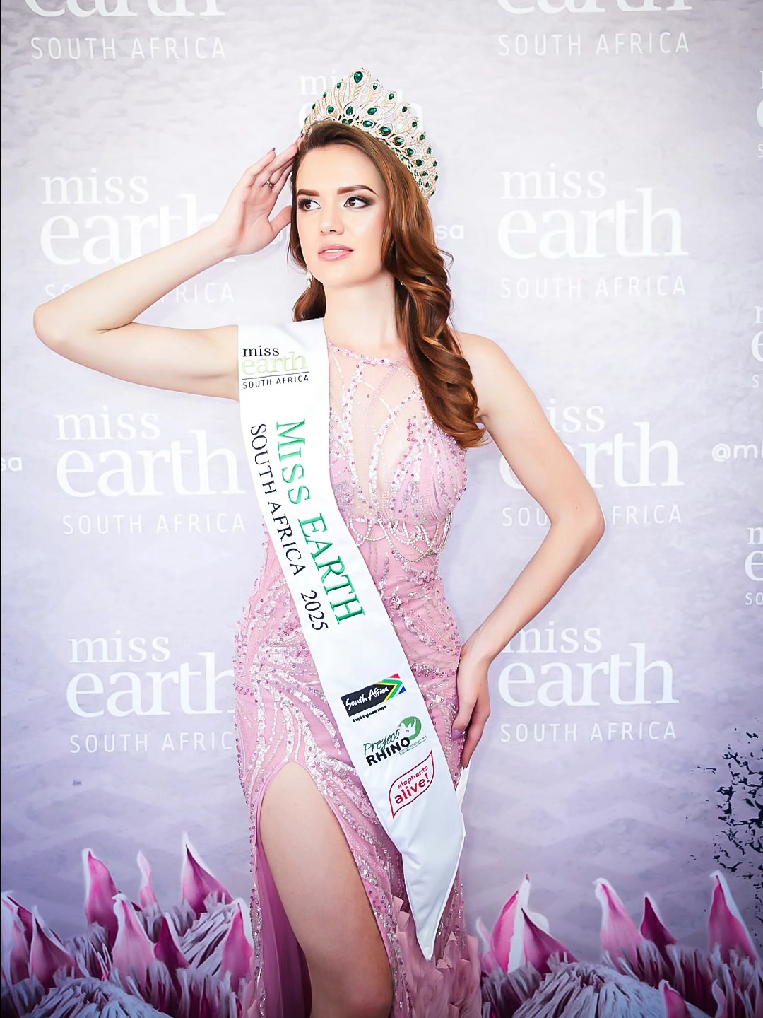 Miss - Miss Earth South Africa 2025 @_jeniquebotha_ 🇿🇦♥️🌿🫶🏾 # ...