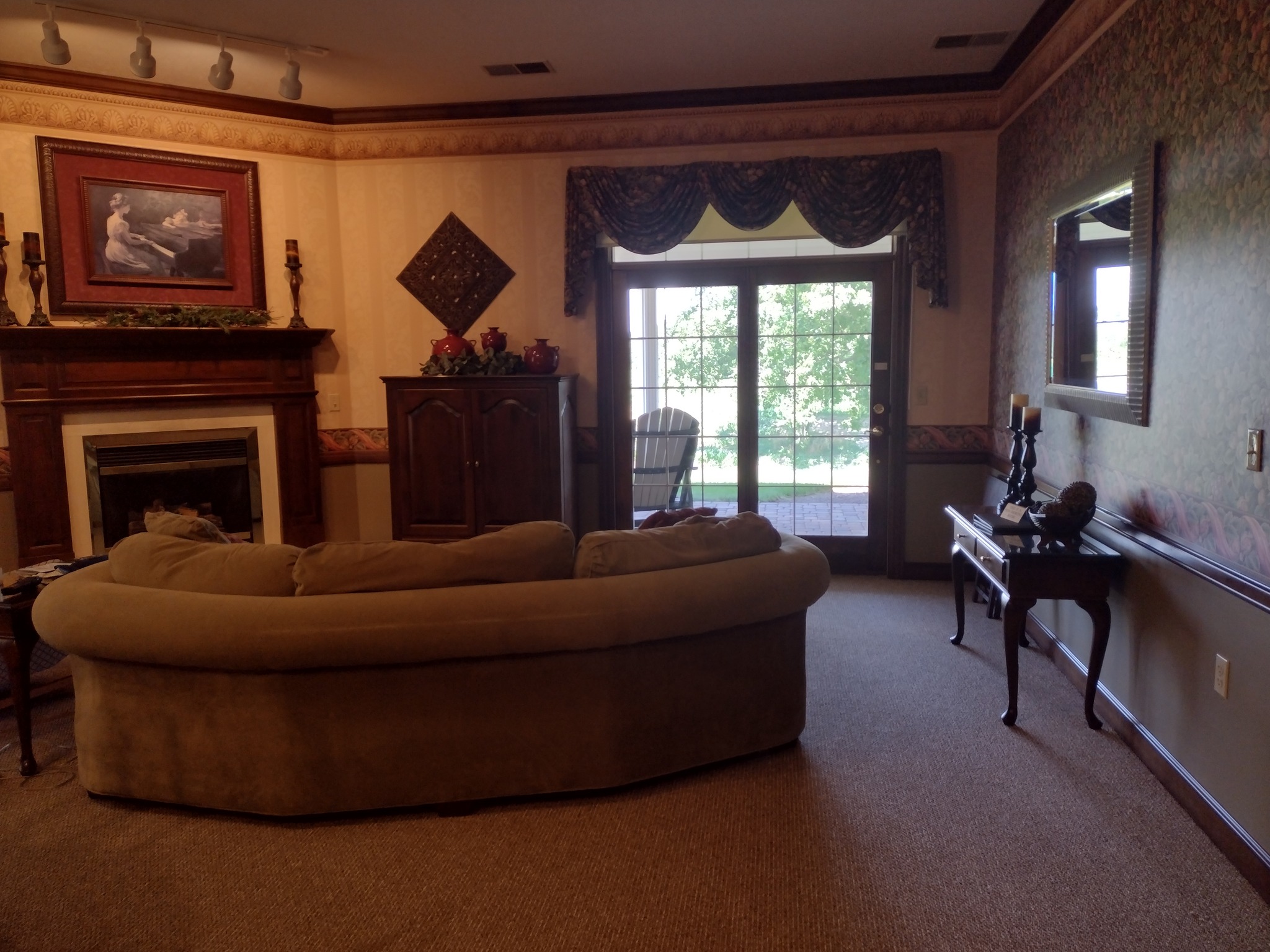 Oak Ridge Inn | Walnut Creek OH