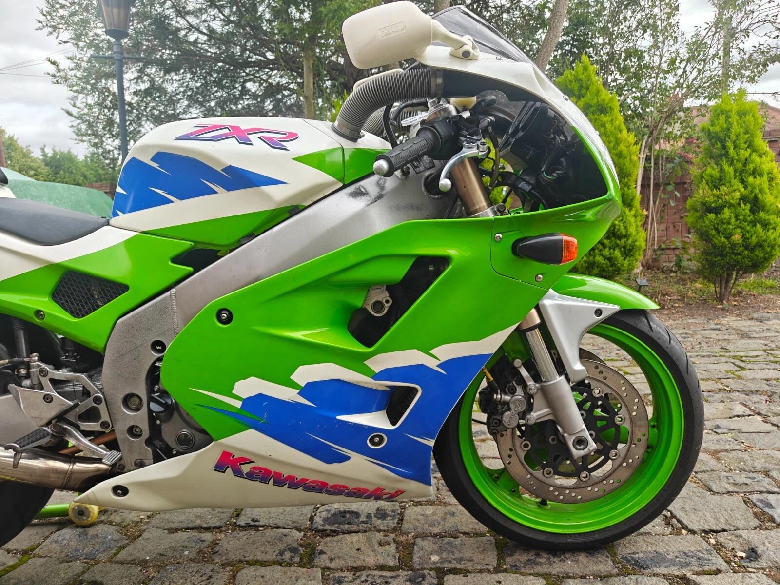 1995 Kawasaki ZXR400 motorcycle for sale