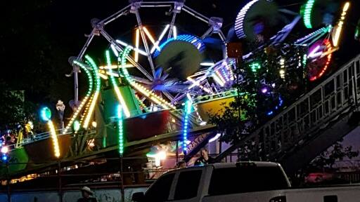 SPRING CARNIVAL AT FLAGSTAFF MALL MAY... - Sun Valley Rides
