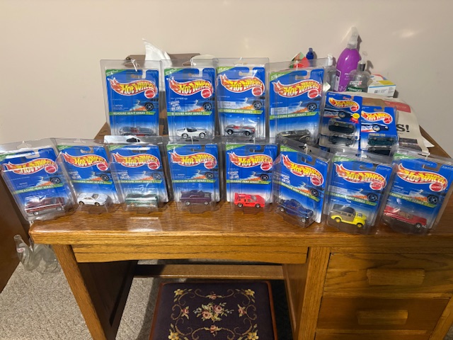 What are the characteristics of 1996 Hot Wheels treasure hunt set?