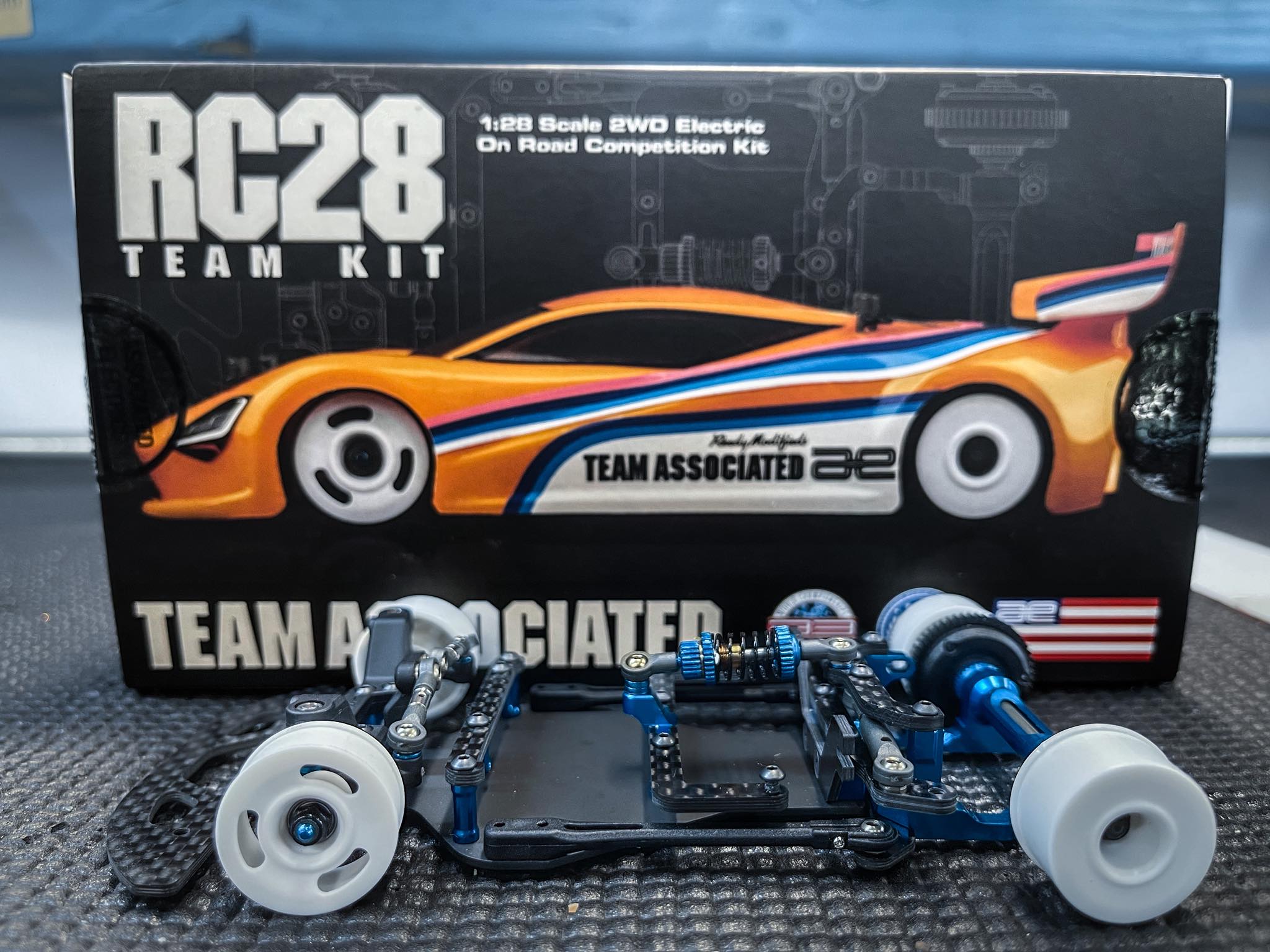 Chris Seyfert's 1/28 budget RC car chassis with Ali-Express