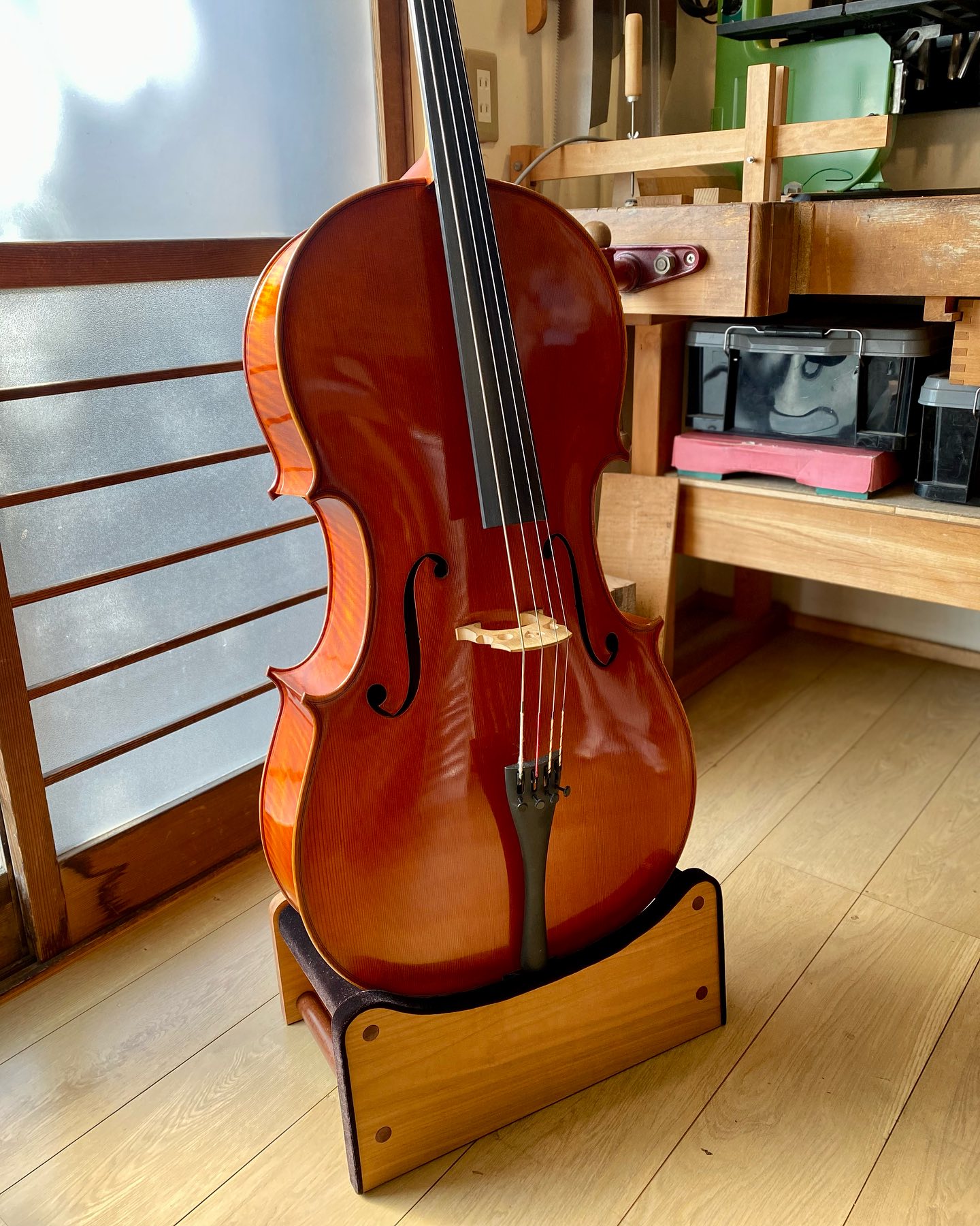 チェロ ドイツの小さな工房で制作された楽器です