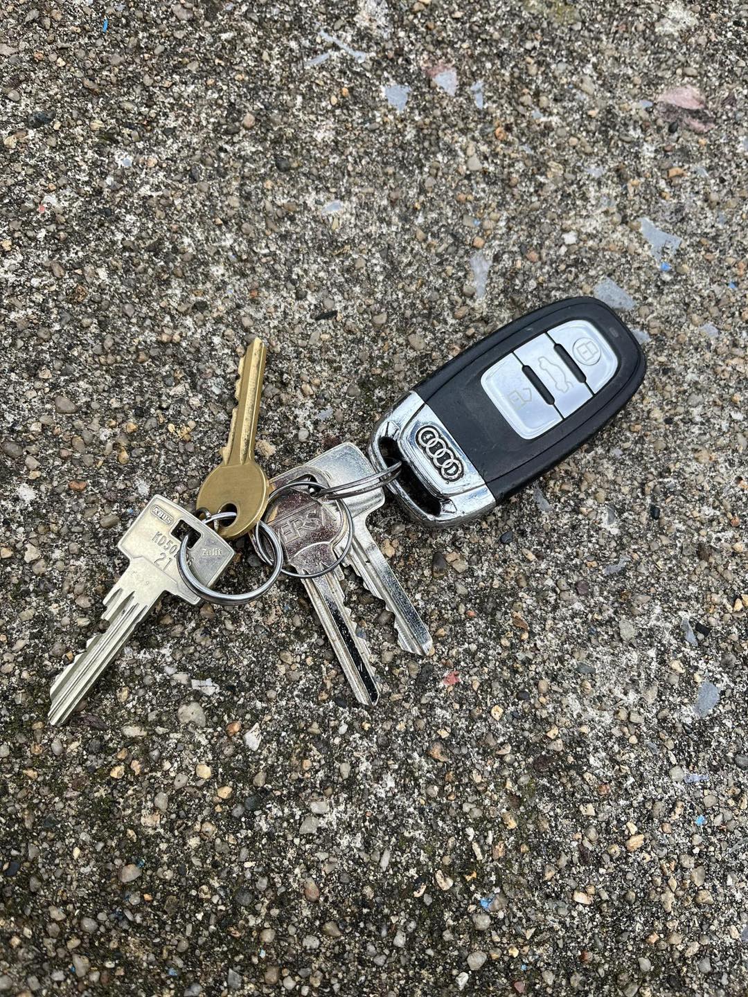 Spotted - Please post - Keys found Paignton sea front message on chat ...