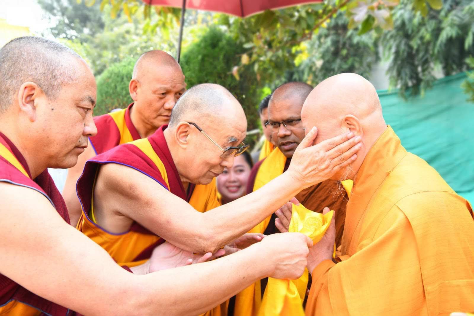 Định - Có một cái bẫy rất tinh vi không nằm ở dục lạc, danh lợi hay ...