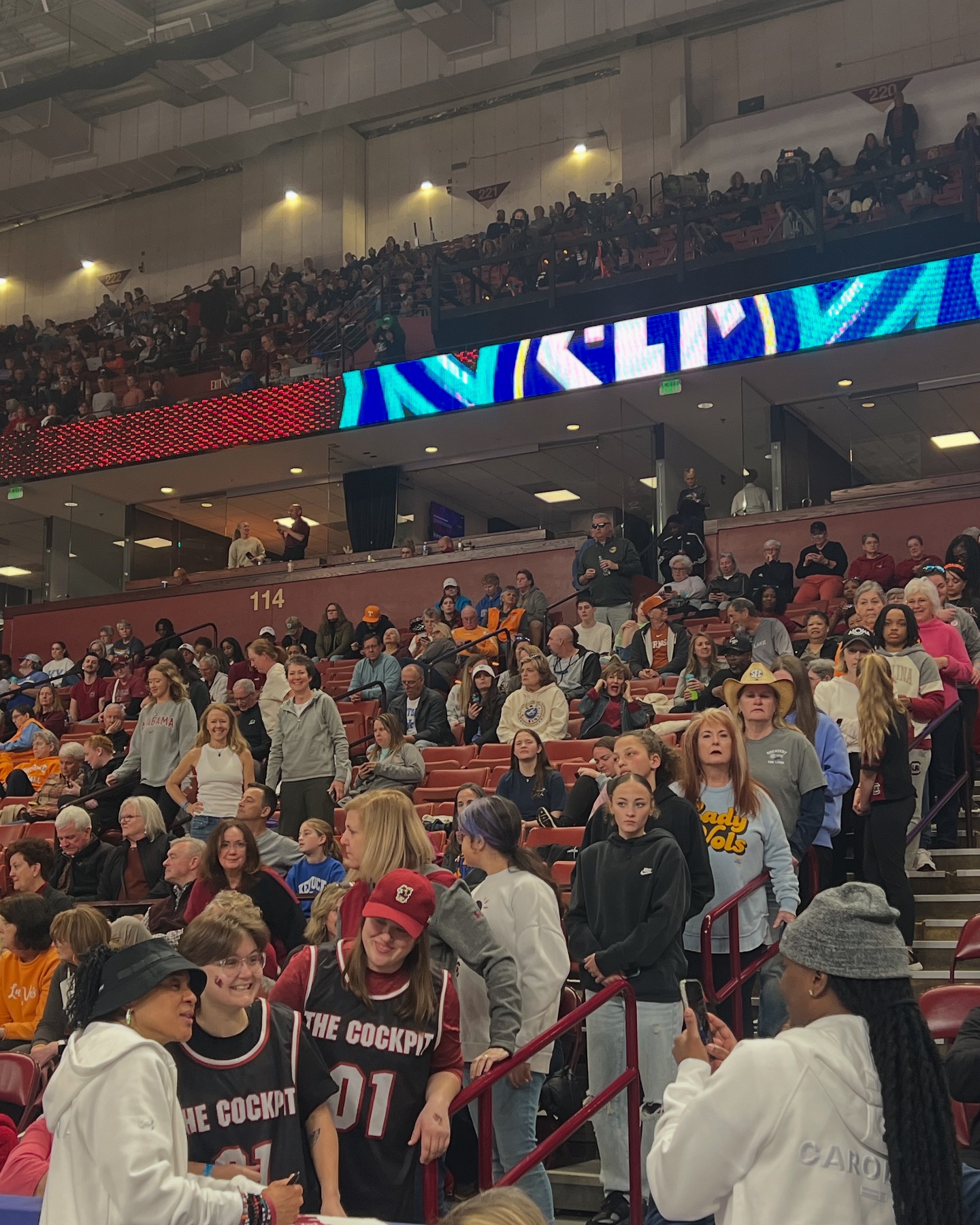 Holly Rowe - The line to get a photo with @staley05 at... | Facebook