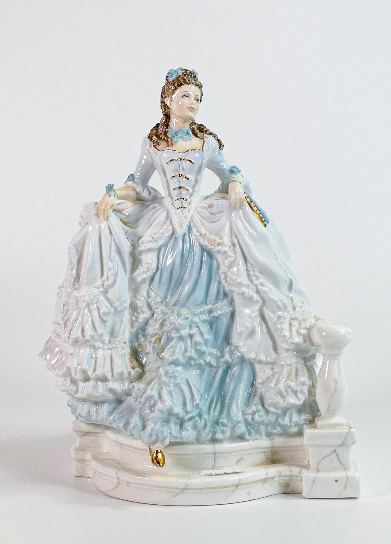 ロイヤルドルトン　フィギュリン　シンデレラ Cinderella Royal Doulton -The Millennium Blue Edition