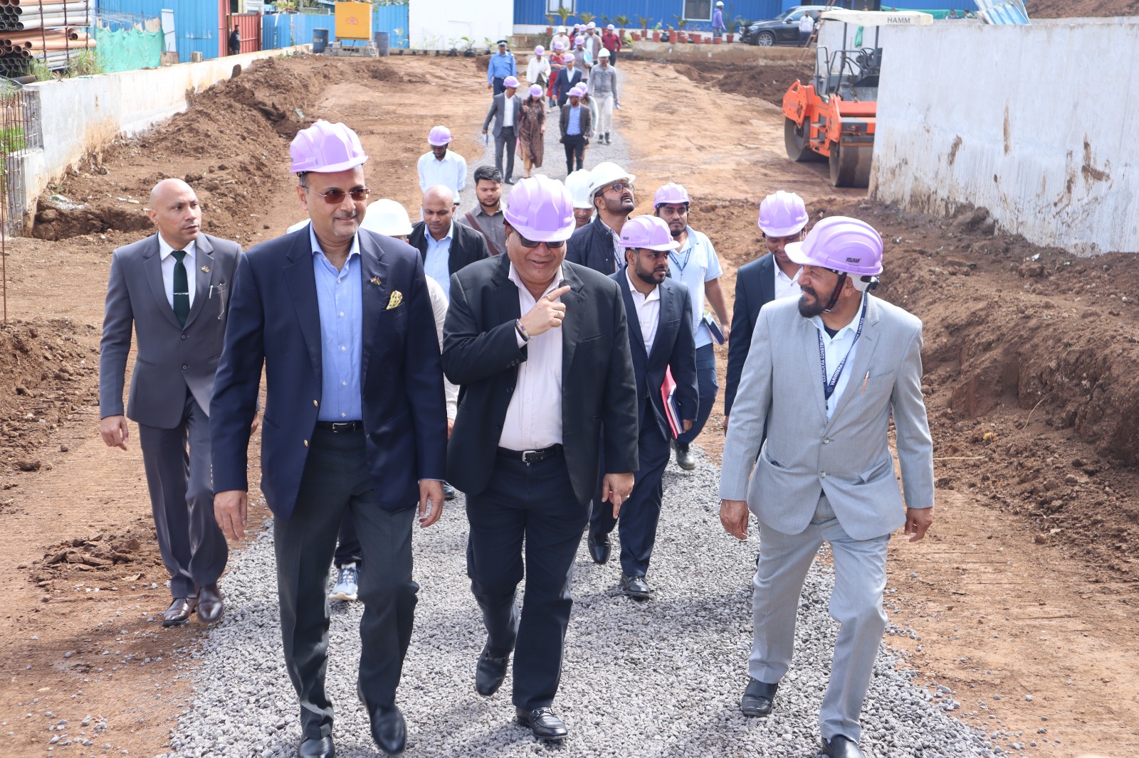 The Hon. Mahendra Gondeea, Minister of Arts & Culture and Shri Anurag ...