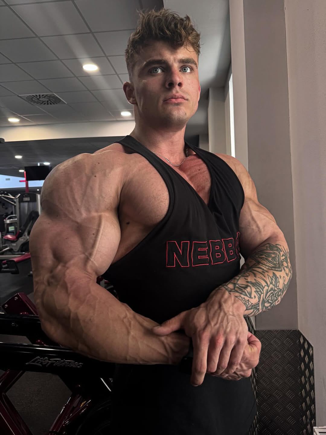 Muscle & Fitness - WINNING STRATEGY: RAYNA VALLANDINGHAM KNOWS HOW TO ...