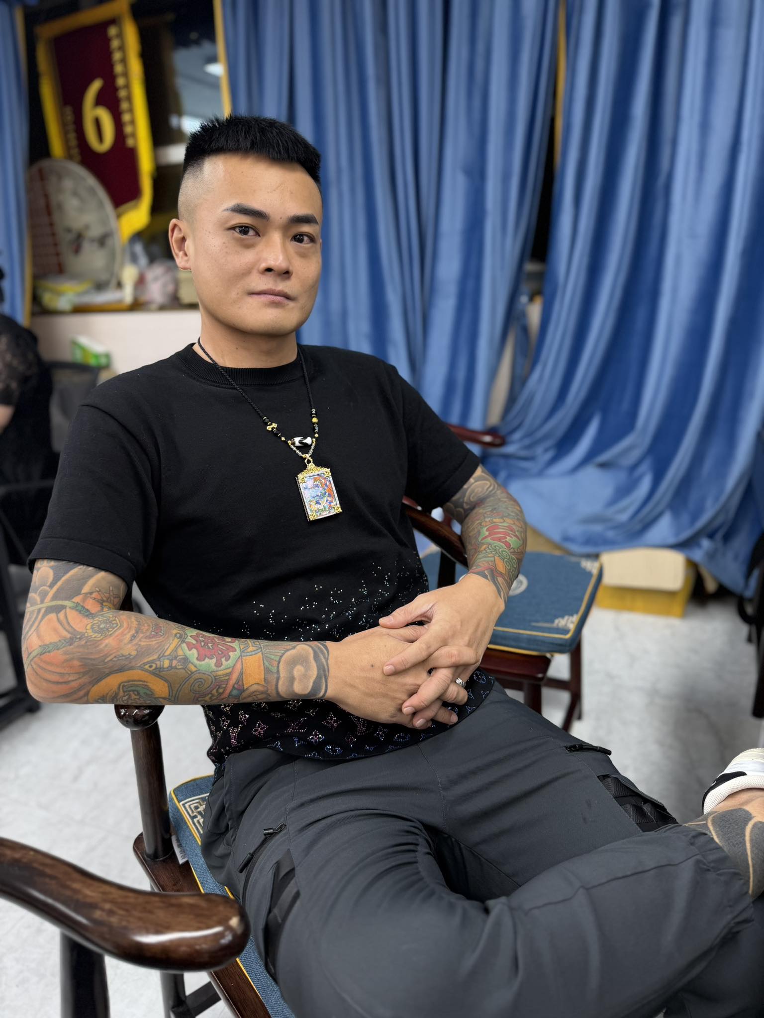 魏宏直播粉絲團 - 聽說最近這個很紅…？ 走在這裡的路上，平均每幾個人就會有一個脖子上就帶一個，而且他們都說效果很好，不知道真的假的，我先測試 ...