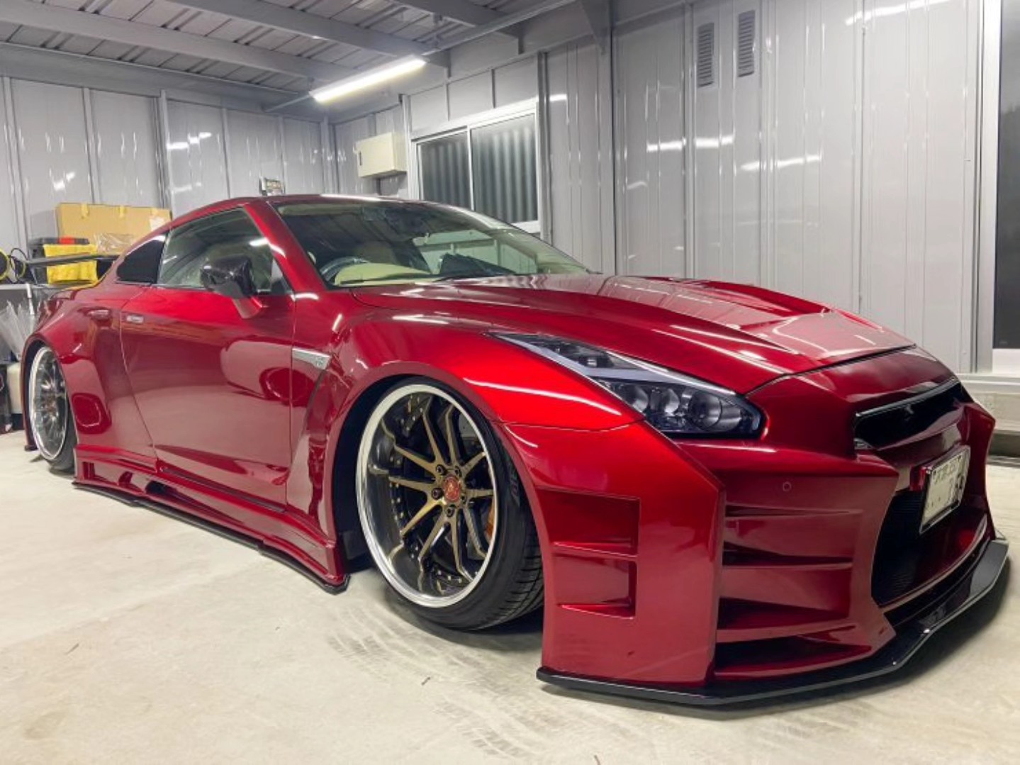 Kuhl racing R35 GT-R x Verz wheel KCV04 Special limited color kuhl