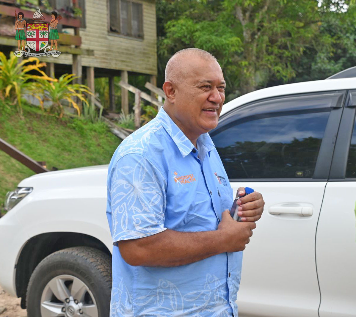 Fiji Government - Hon. A-G Aiyaz Sayed-Khaiyum speaks to pawpaw farmer ...