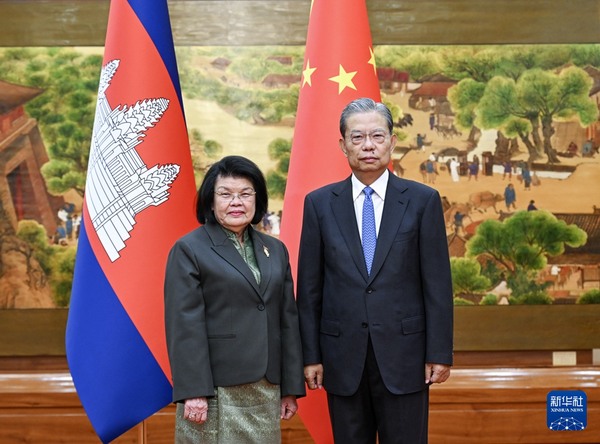 China is willing to work with Cambodia to follow through the important ...