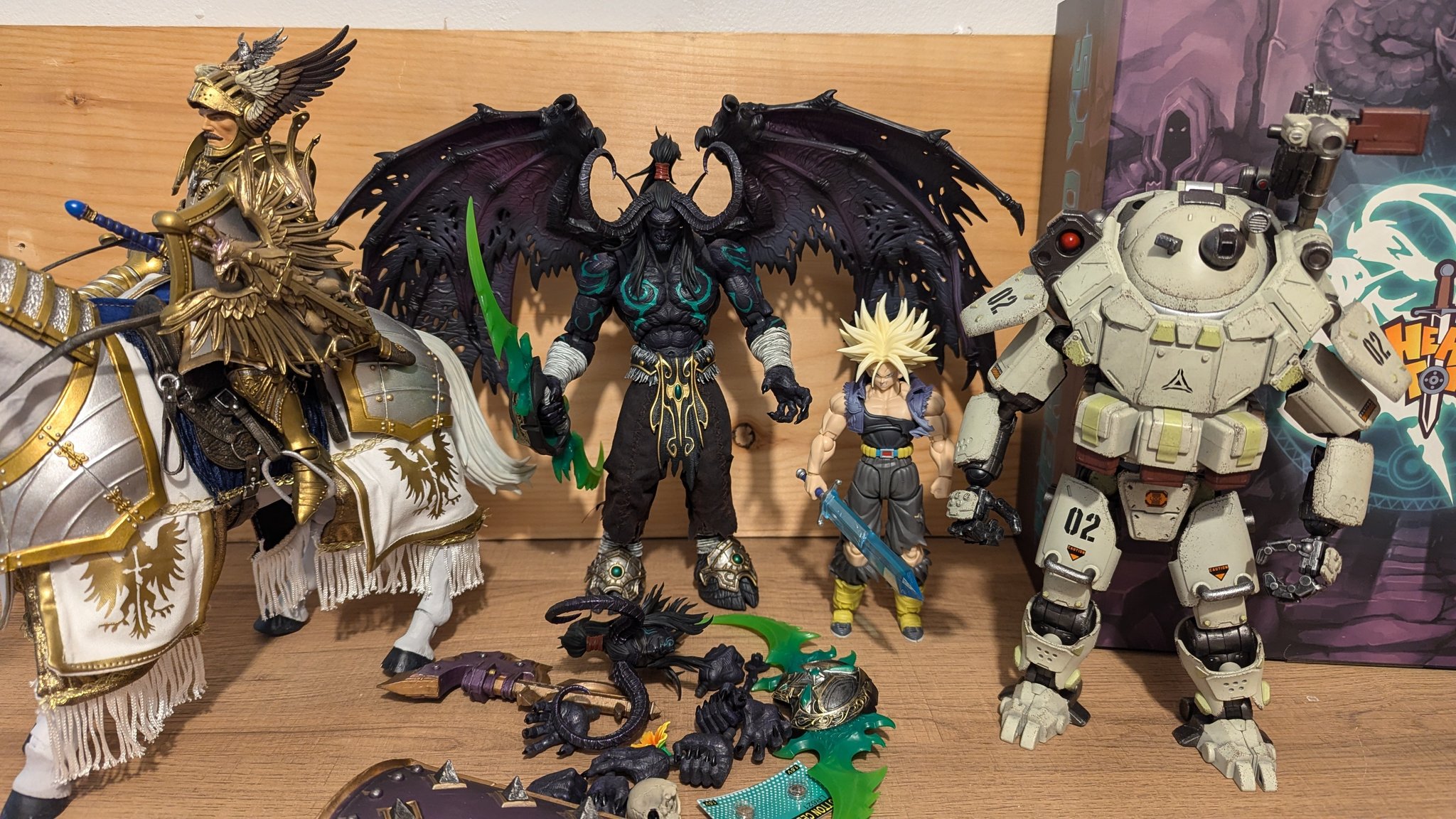 Just received the Hero Toys Demon Hunter(Illidan) dark variant.