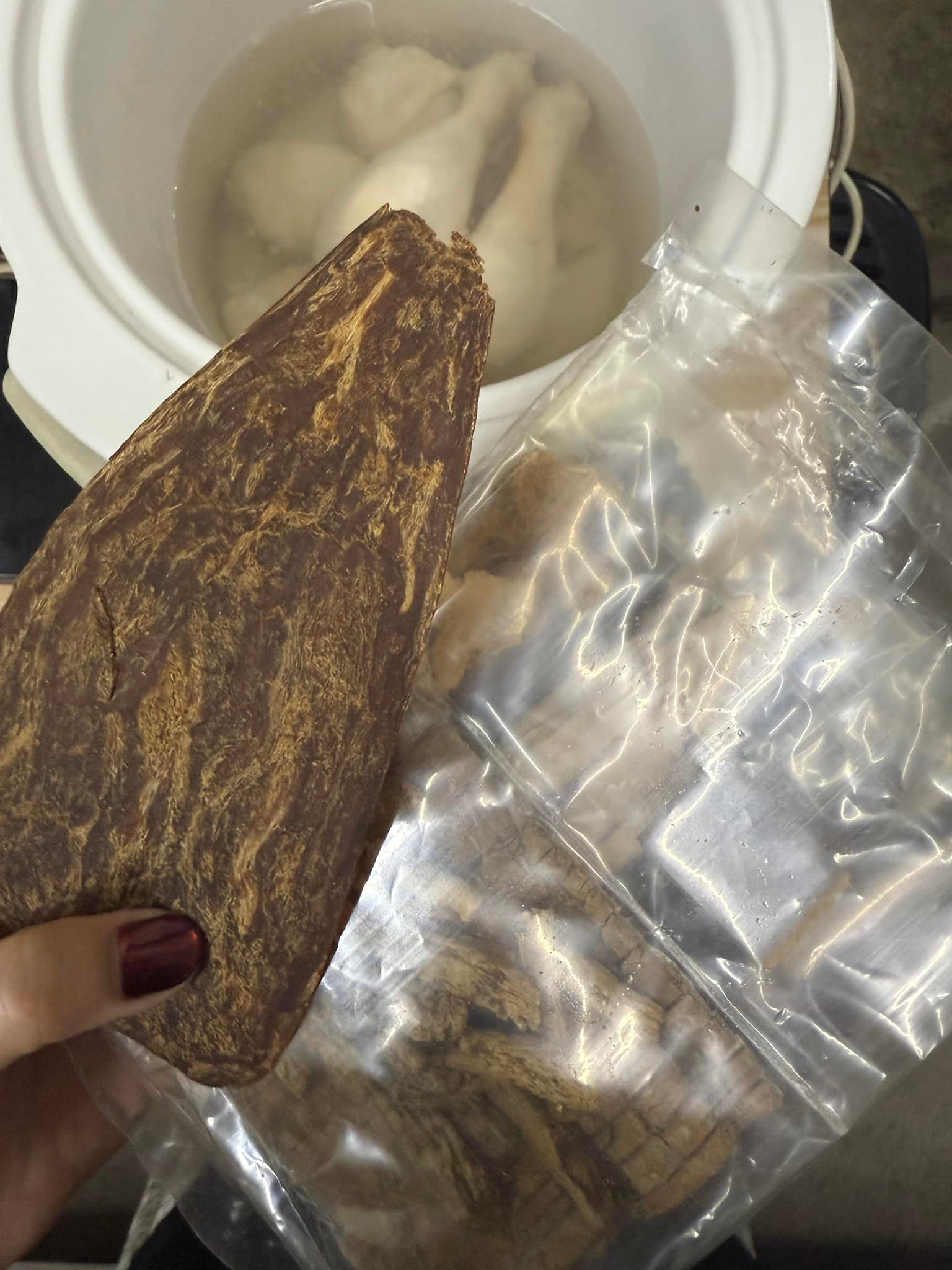 Eva Luna Flora - Cook with Eva 今天隔夜慢煮了超補八珍湯。 天氣冷冷，... | Facebook