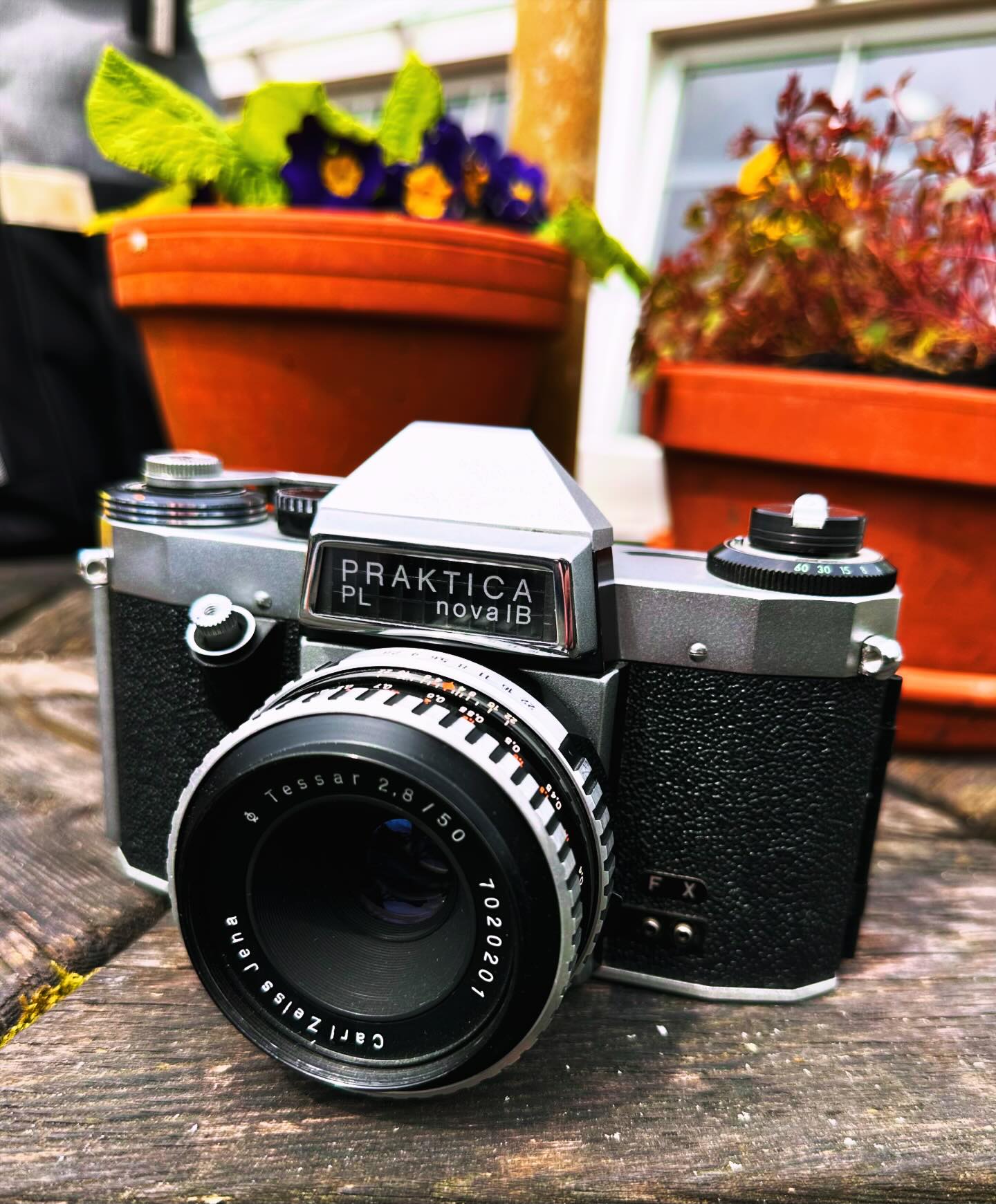 Praktica IV F camera with Tessar lens review