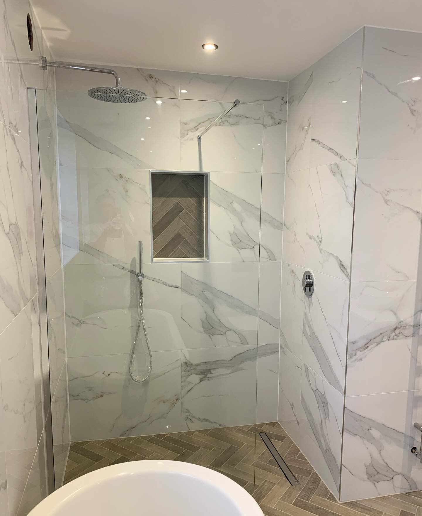 Curated visual reference: Gallery Detail: Banera Tiling Bathroom Specialists
