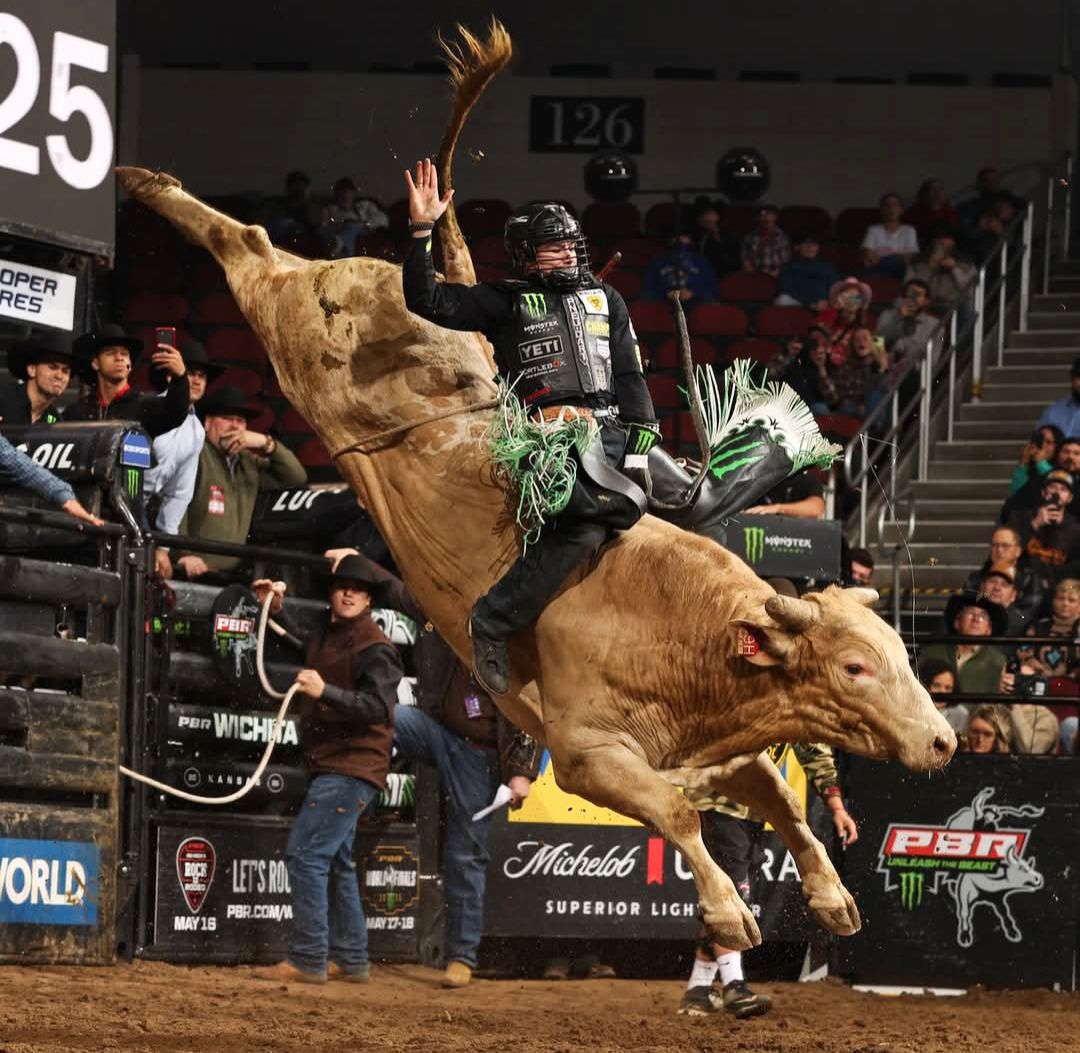 Rodeo - Great photograph! 📸 #rodeonewsbroadcast #rodeo #pbr | Facebook
