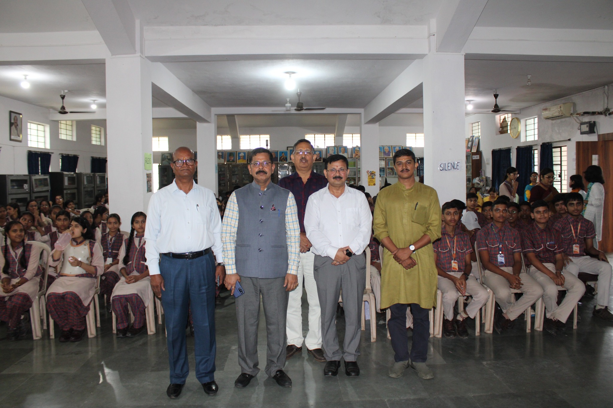 🌼 Guru Purnima Celebration... - S R DAV Public School Pundag | Facebook