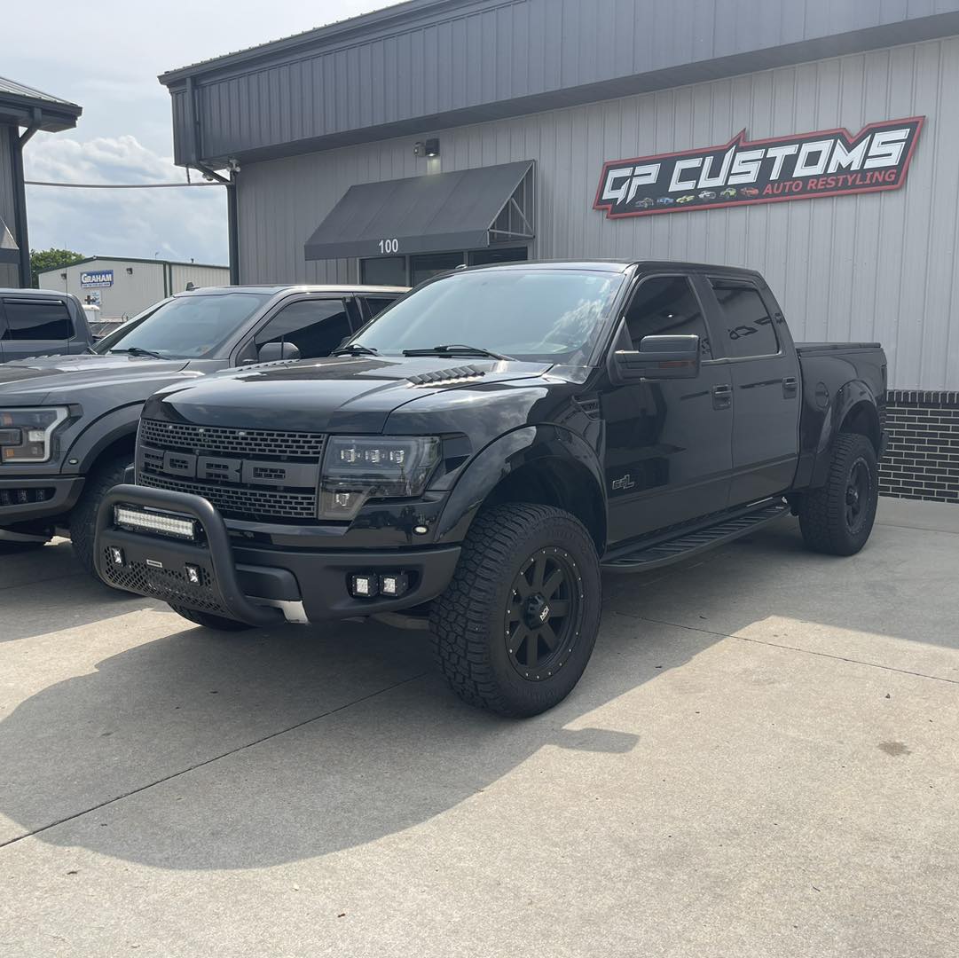 GP Customs - Ford Raptor 6.2L in for some multimedia...