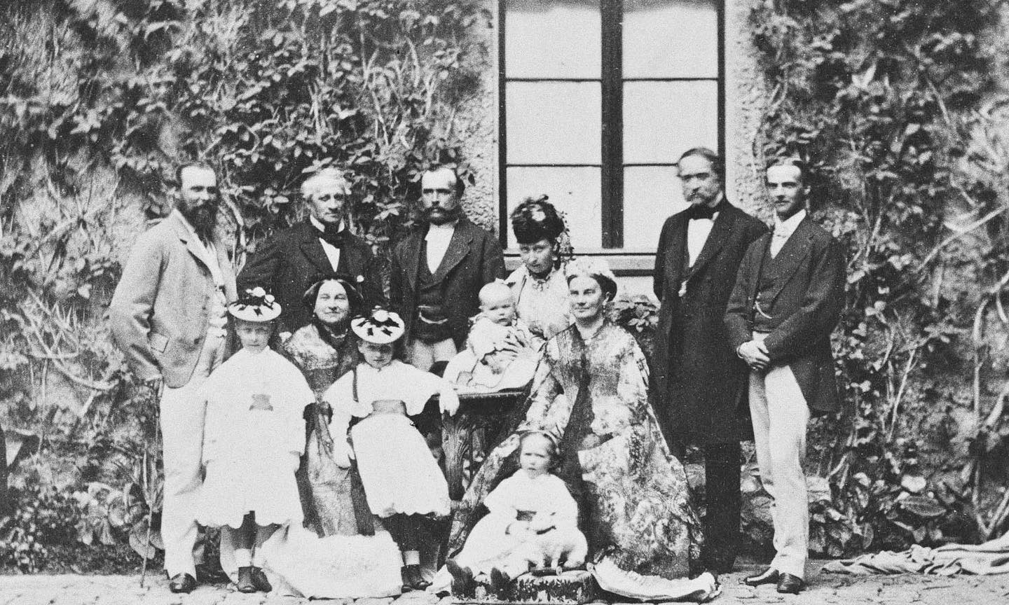 Free - Elisabeth of Prussia, Princess Karl of Hesse with her family and ...
