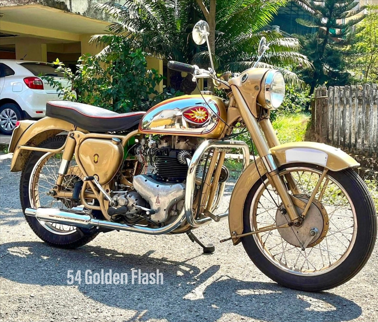 OLD - 1954 BSA GOLDEN FLASH 💙🇬🇧💙 The 1954 BSA Golden Flash was a 646cc ...