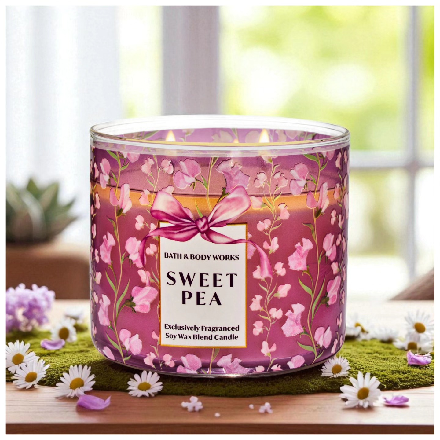 Bath & Body Works 𝐒𝐰𝐞𝐞𝐭 𝐏𝐞𝐚 3-Wick Candle Fragrance: Sweet